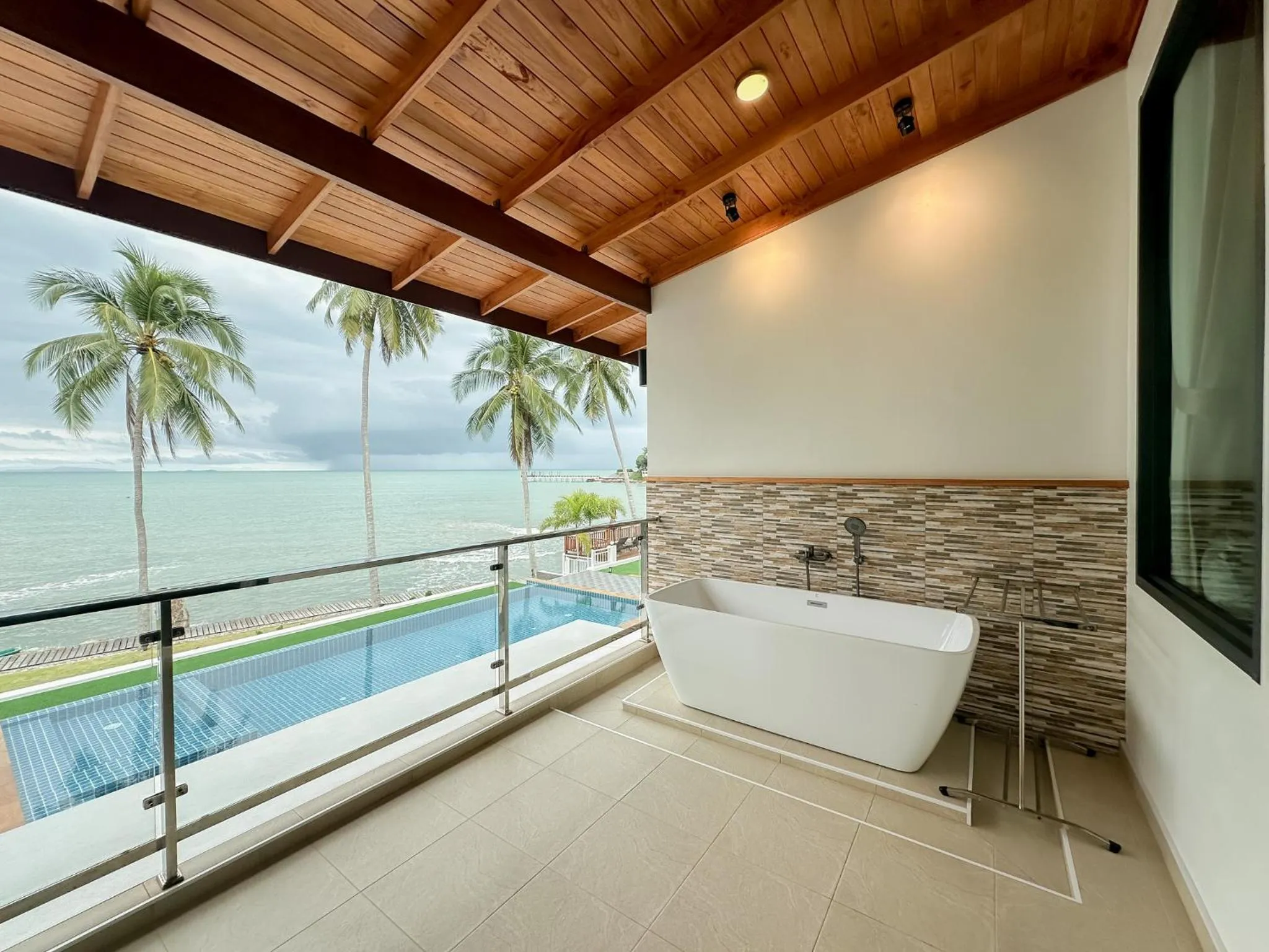 Bath in 2SIS'S Khanom Resotel