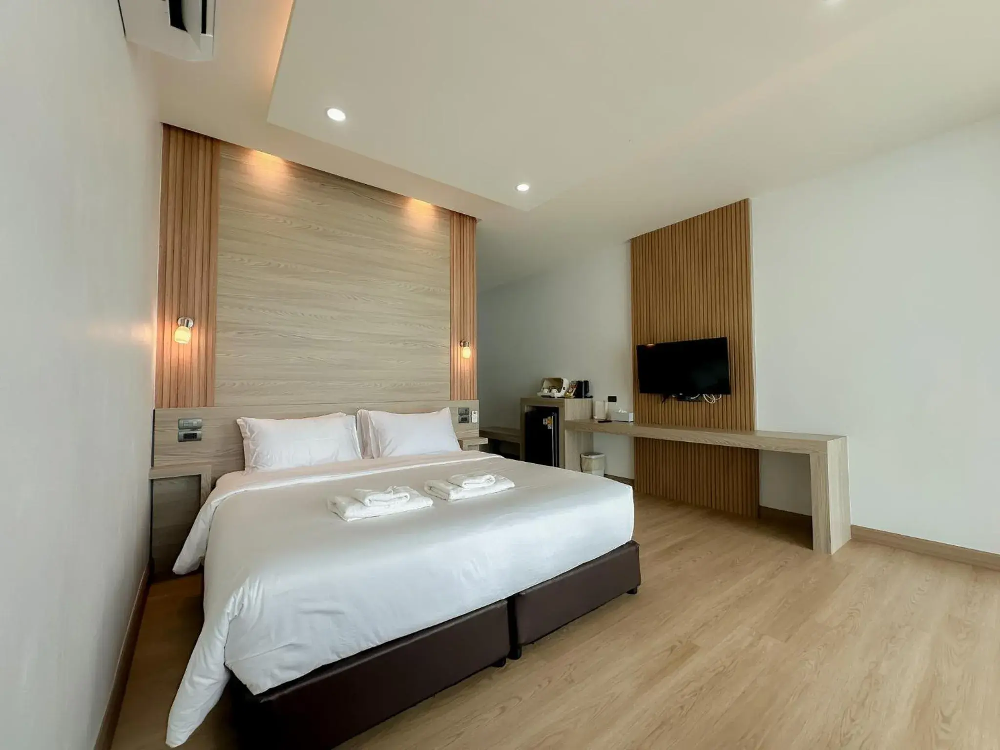 Communal lounge/ TV room, Bed in 2SIS'S Khanom Resotel Communal lounge/ TV room, Bed in 2SIS'S Khanom Resotel