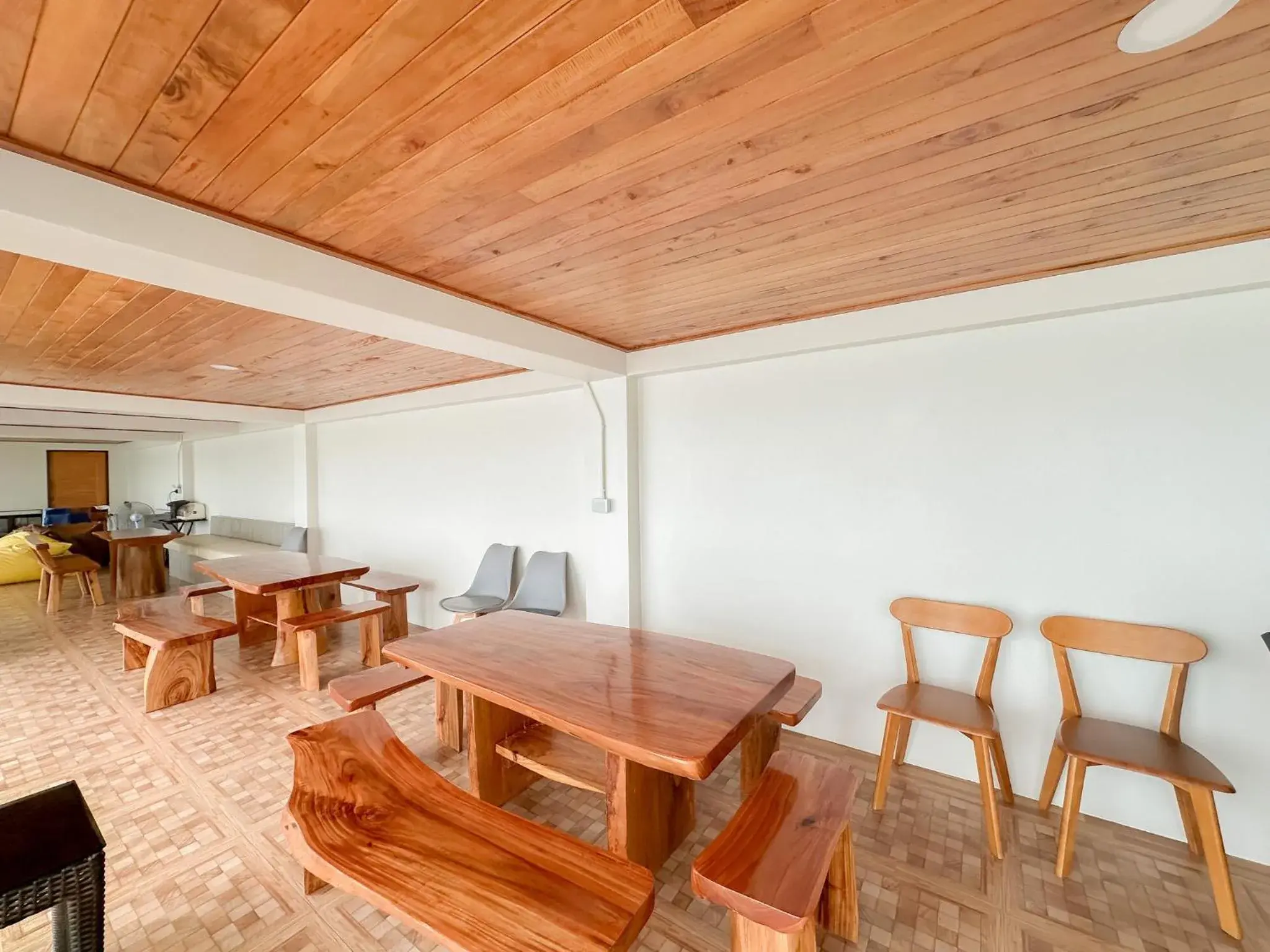 Restaurant/places to eat in 2SIS'S Khanom Resotel Restaurant/places to eat in 2SIS'S Khanom Resotel