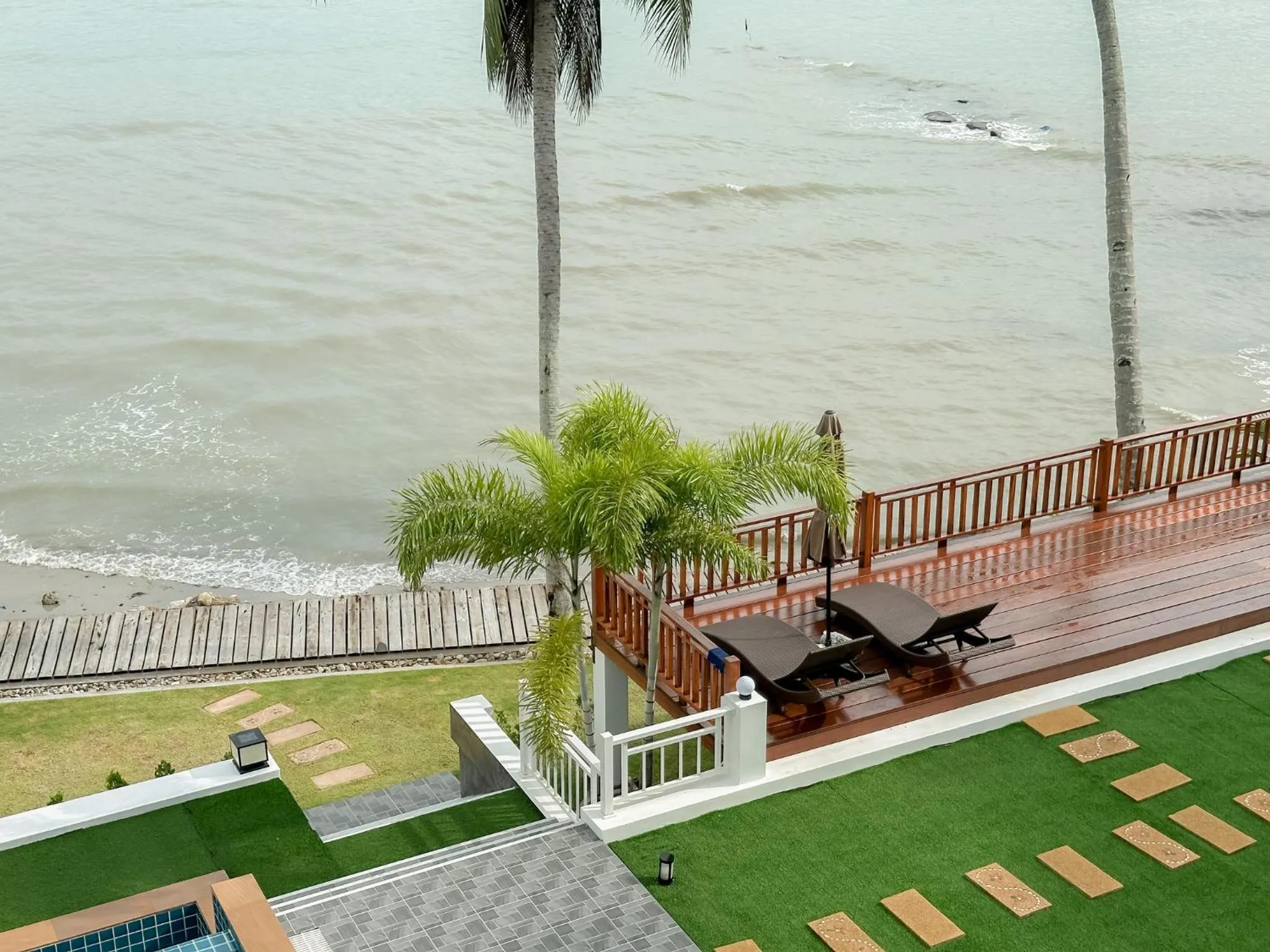 sunbed in 2SIS'S Khanom Resotel