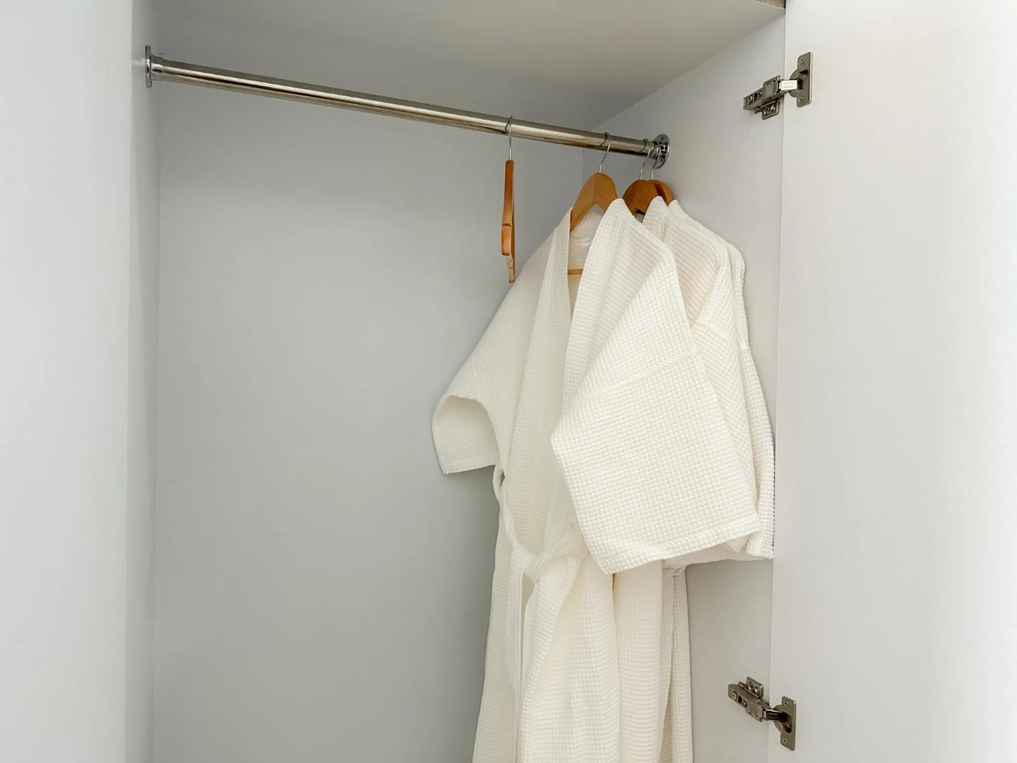 wardrobe in 2SIS'S Khanom Resotel