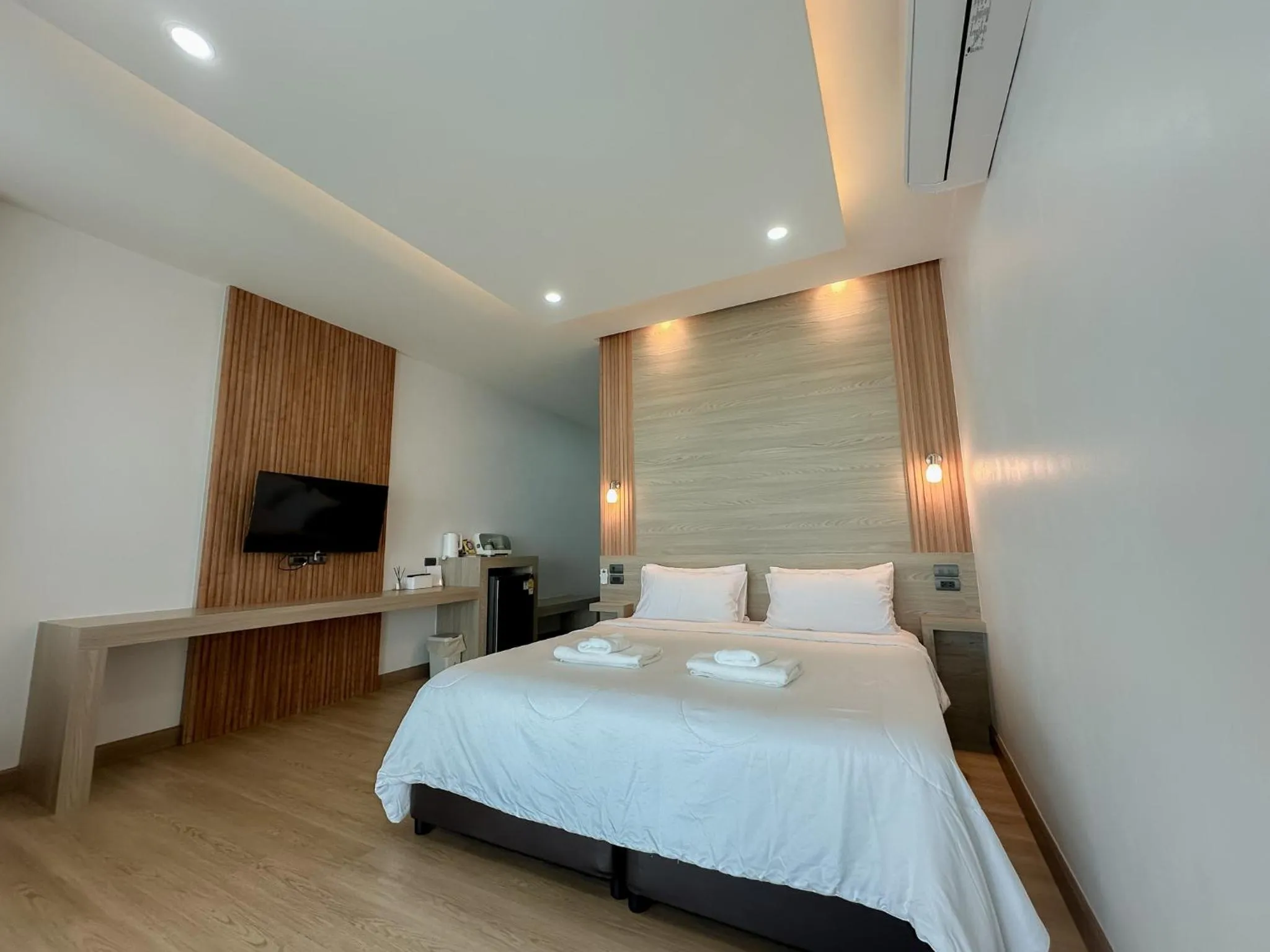 Bedroom, Bed in 2SIS'S Khanom Resotel