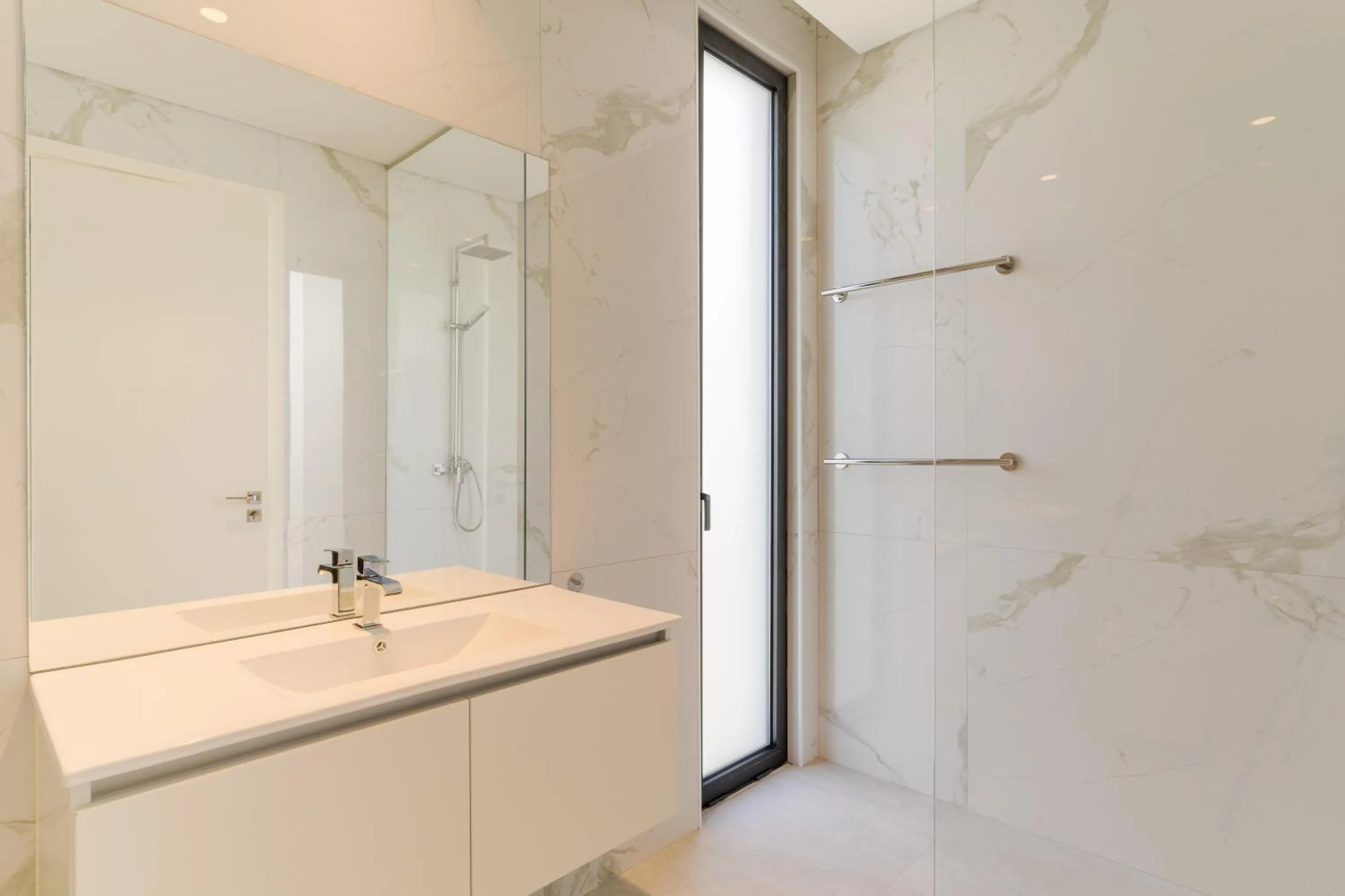 Shower in Luxury Diamond House by Holiday Rental Madeira