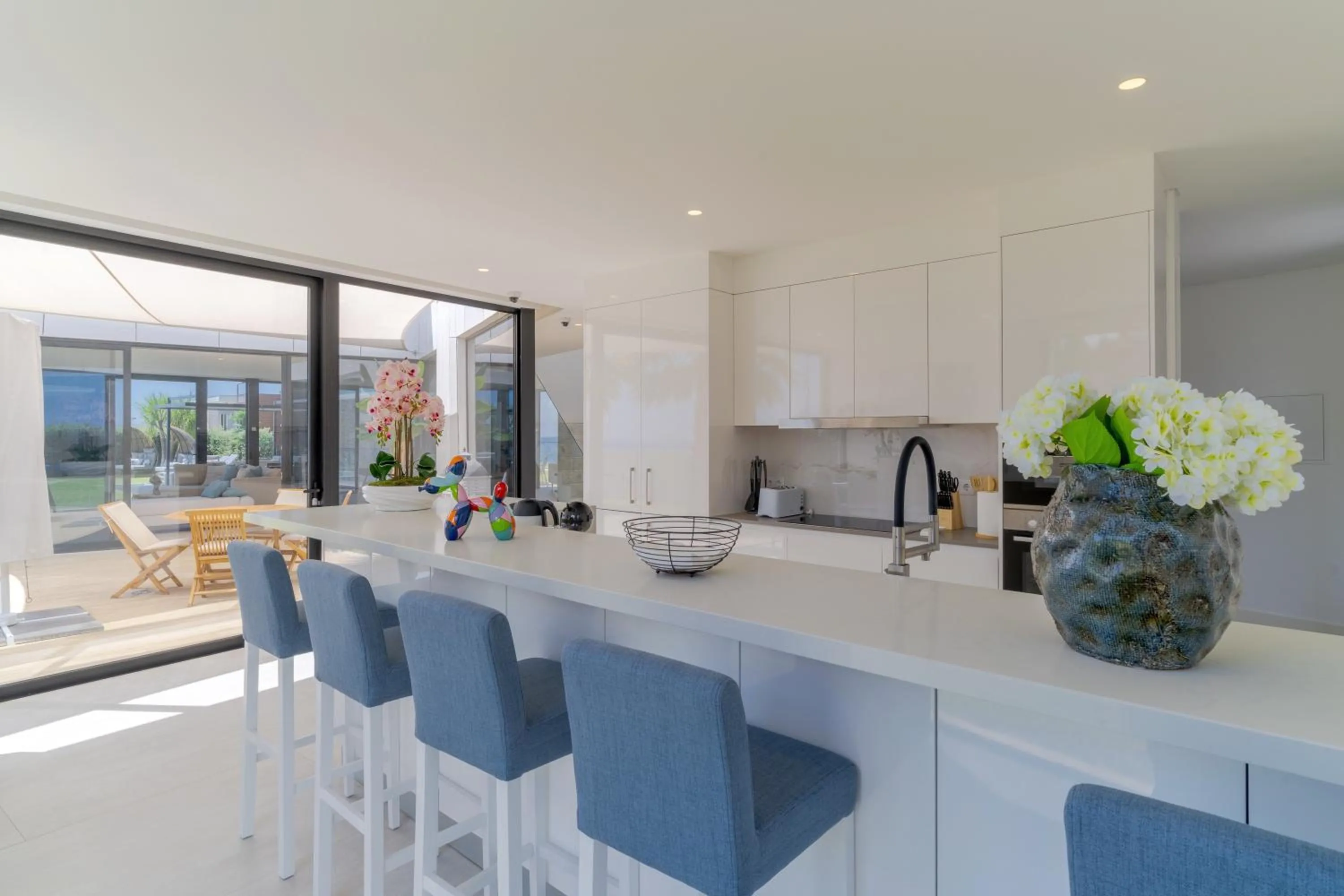 Kitchen or kitchenette in Luxury Diamond House by Holiday Rental Madeira