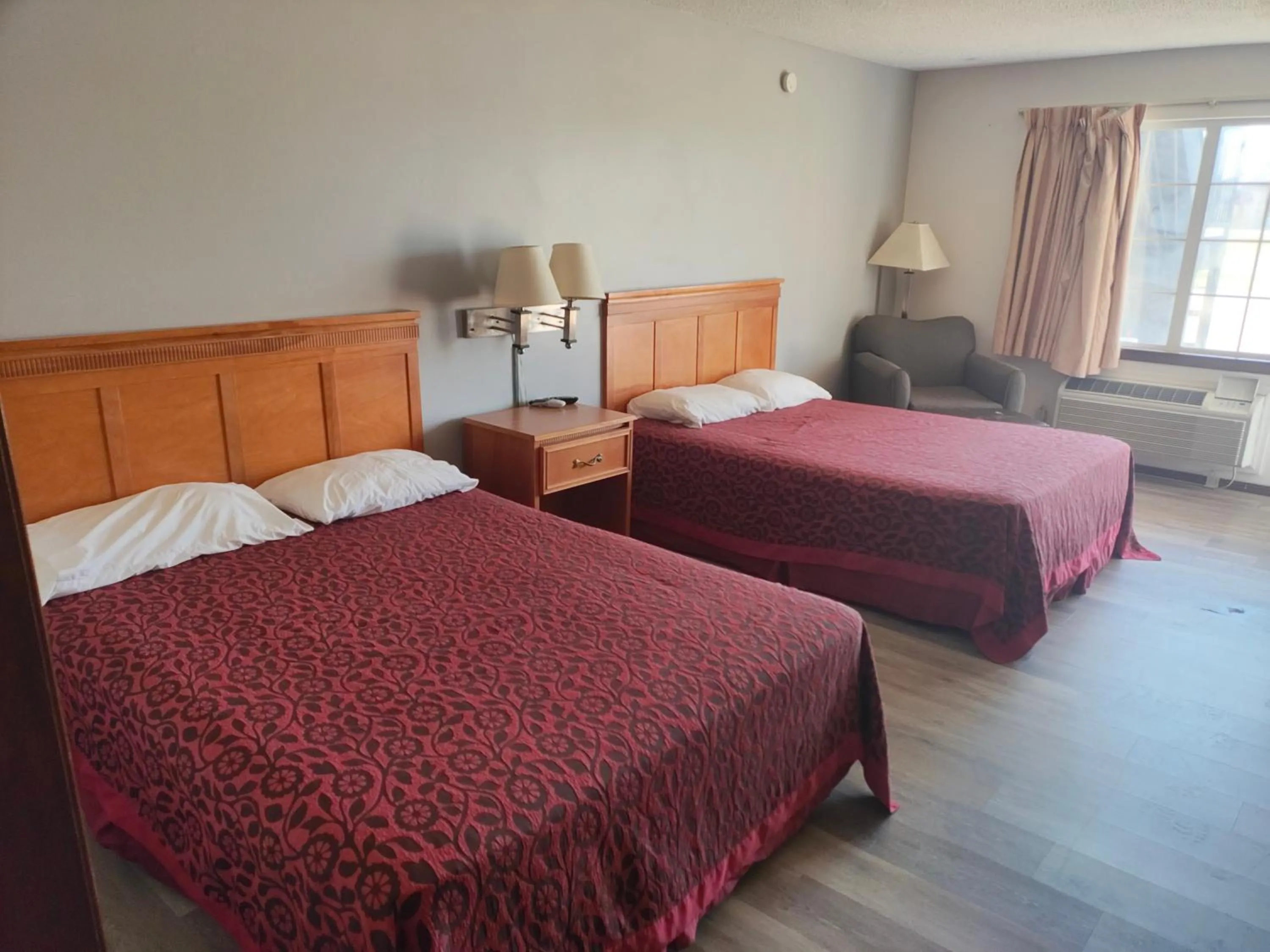 Photo of the whole room in Heritage Inn