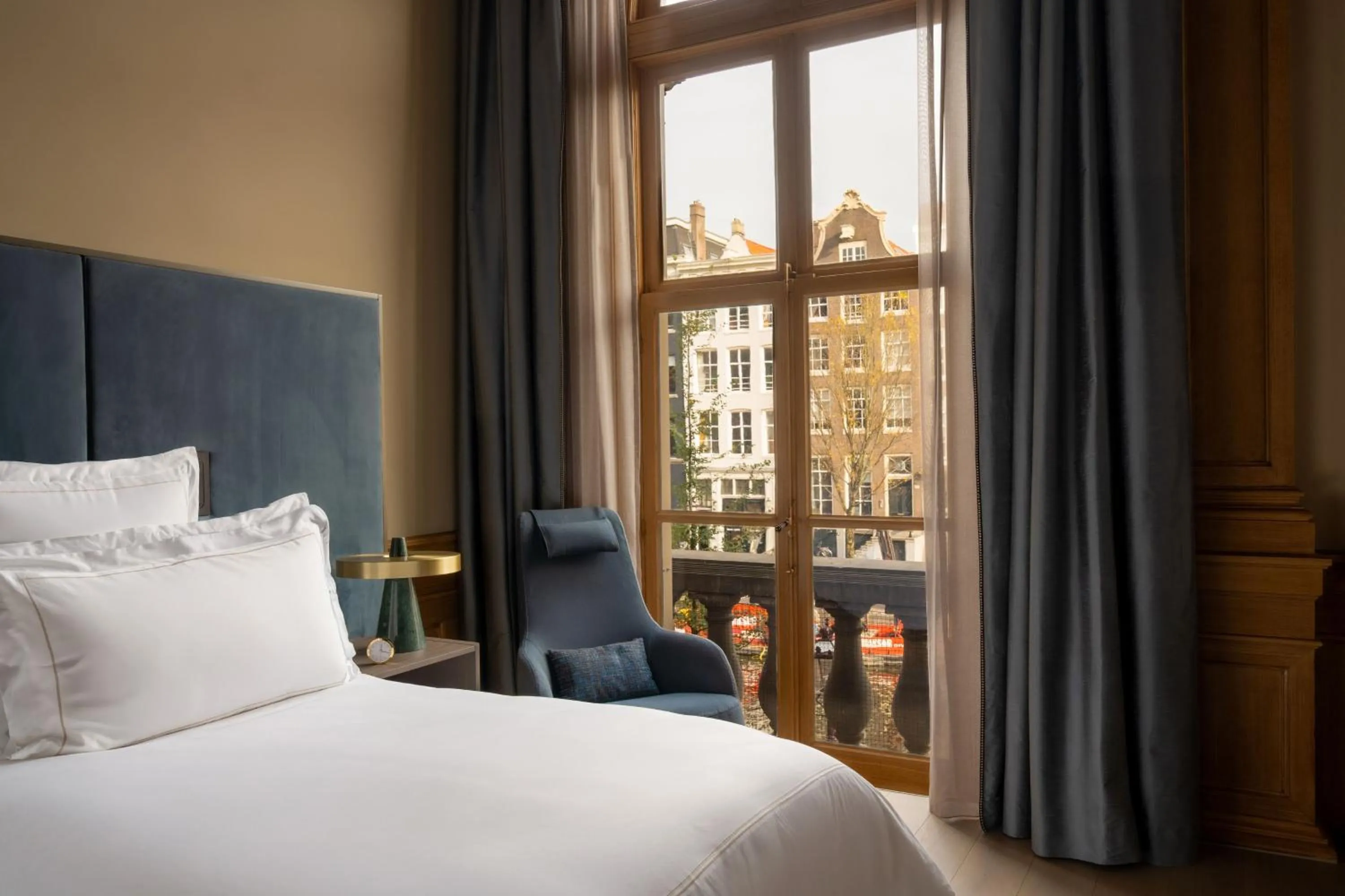 Bedroom, Bed in Rosewood Amsterdam