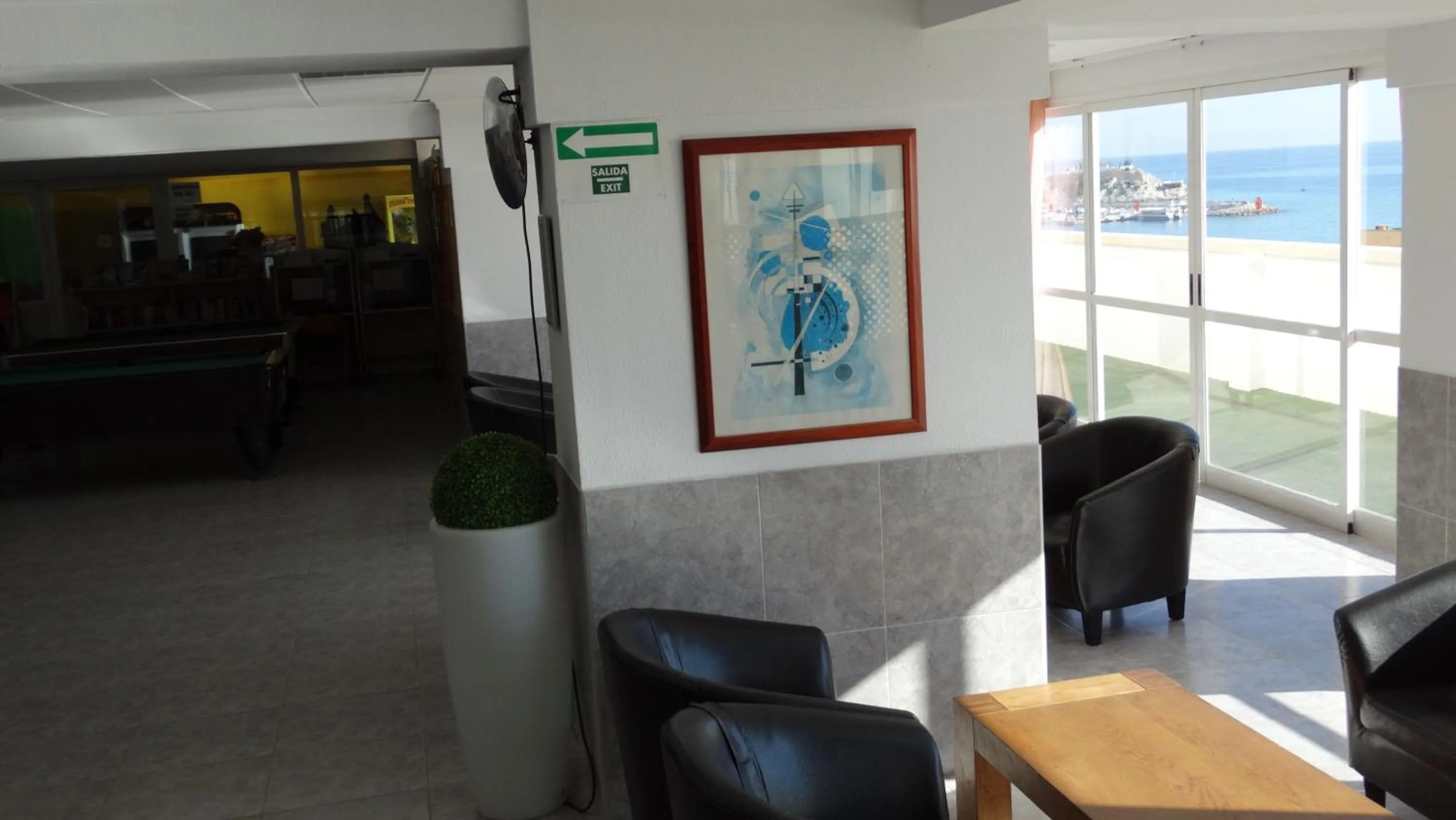 Communal lounge/ TV room in Apartamentos Beni-Beach