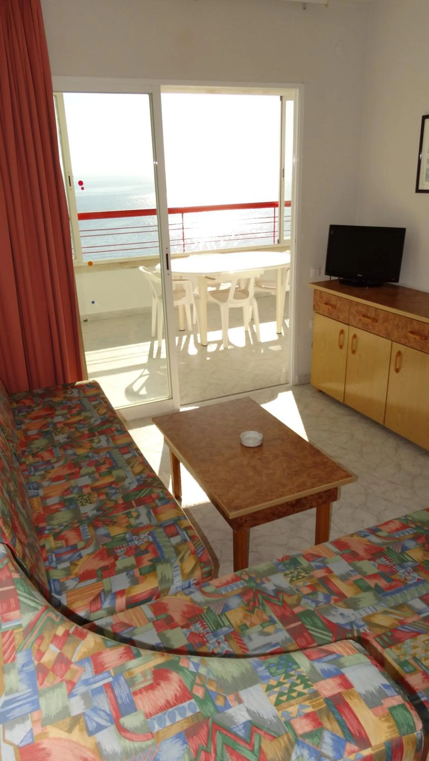 Spring, Bed in Apartamentos Beni-Beach