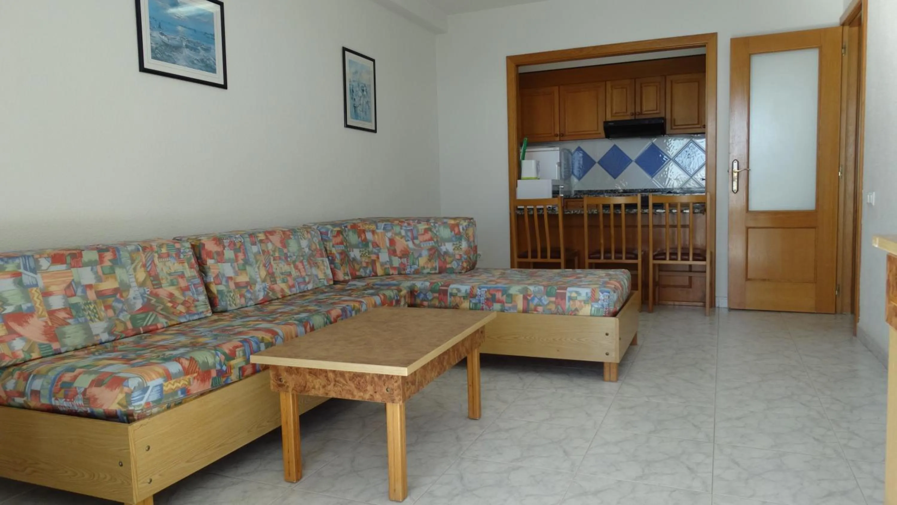 Kitchen or kitchenette in Apartamentos Beni-Beach