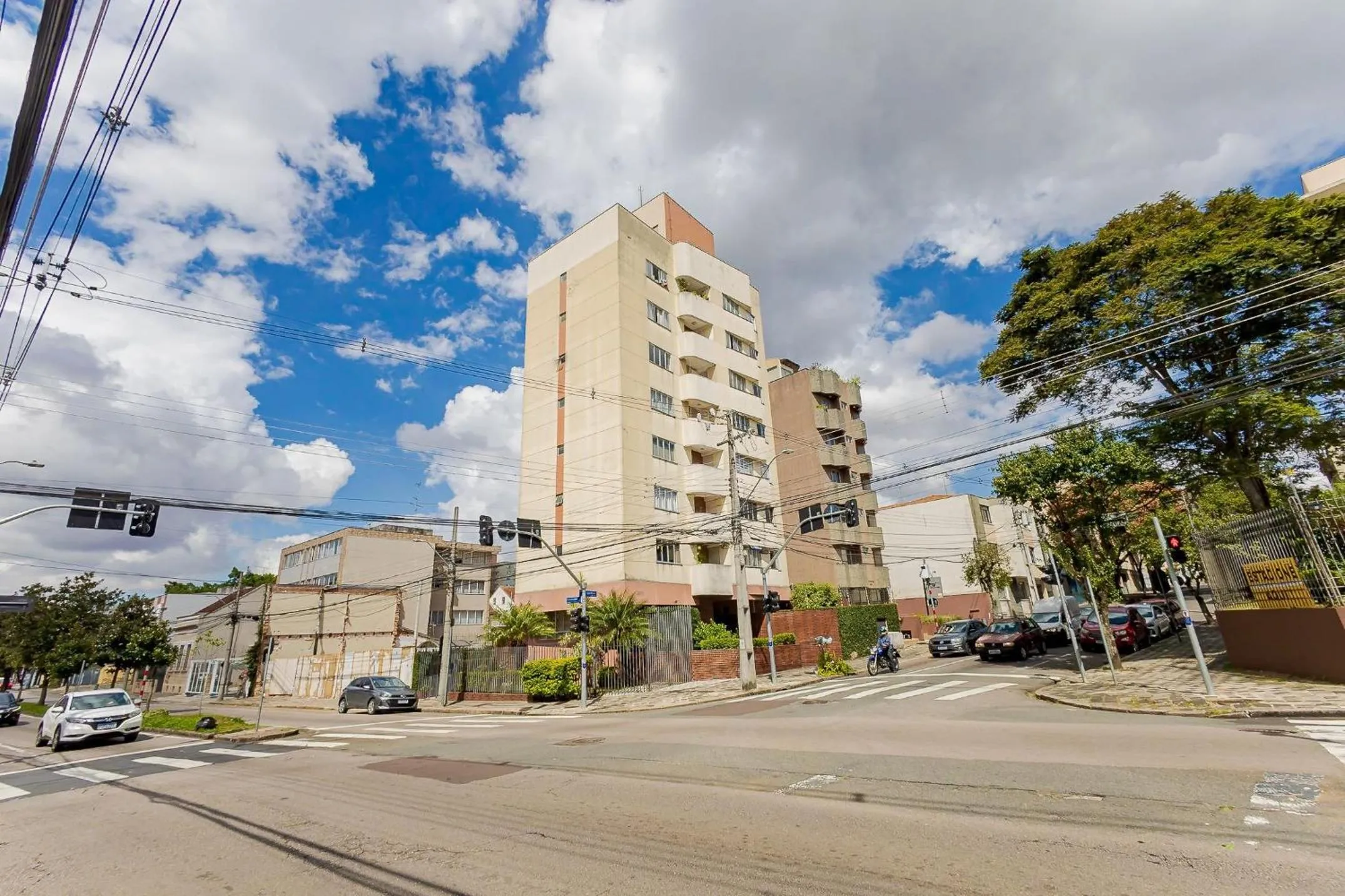 Ed. Viana do Castelo | Largo da Ordem e Shopping Mueller | Gonzaga Stays