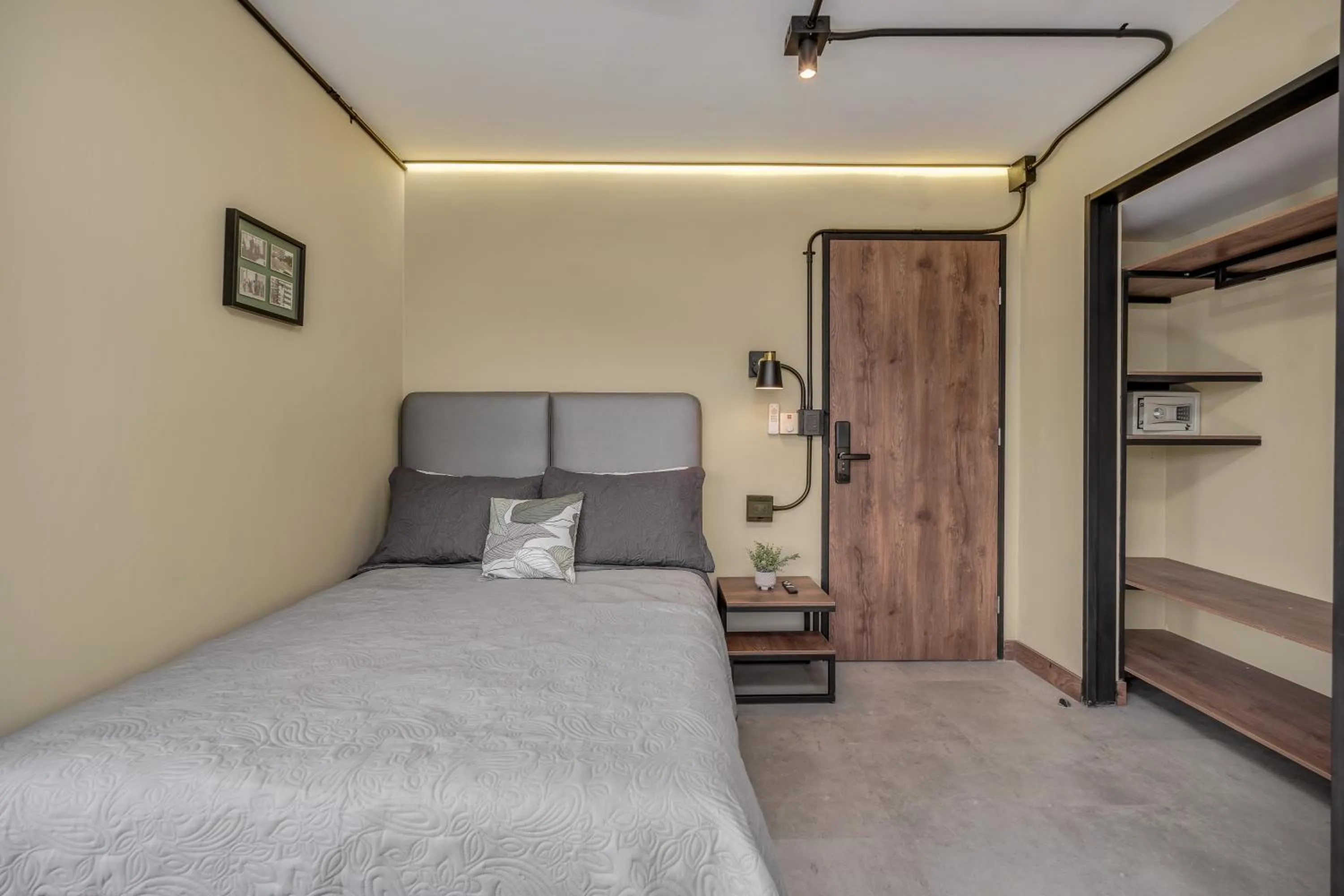 One-Bedroom Loft Apartment with Balcony in Nutibara Express By HOUSY
