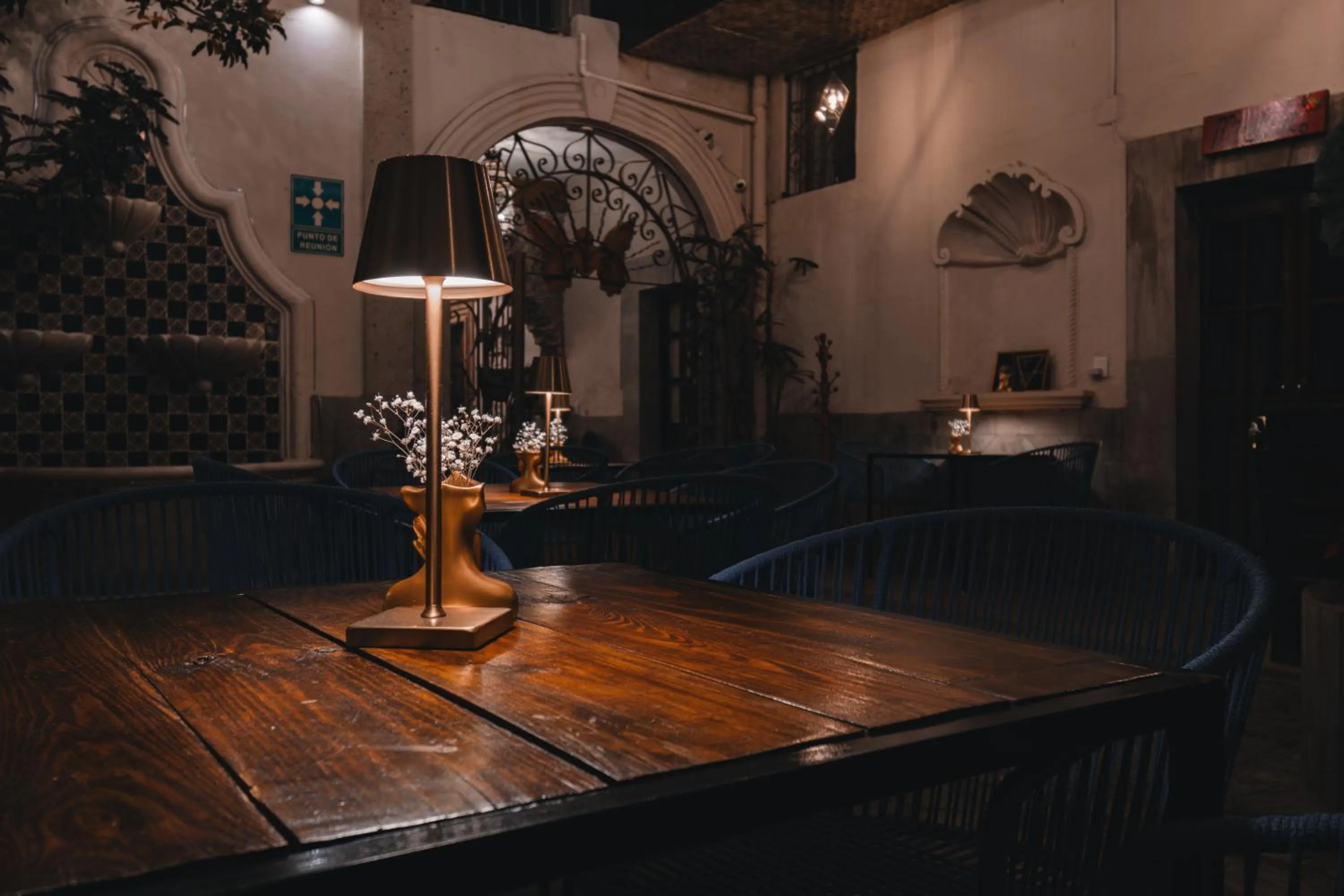 Restaurant/places to eat in Te Amo Hotel Boutique