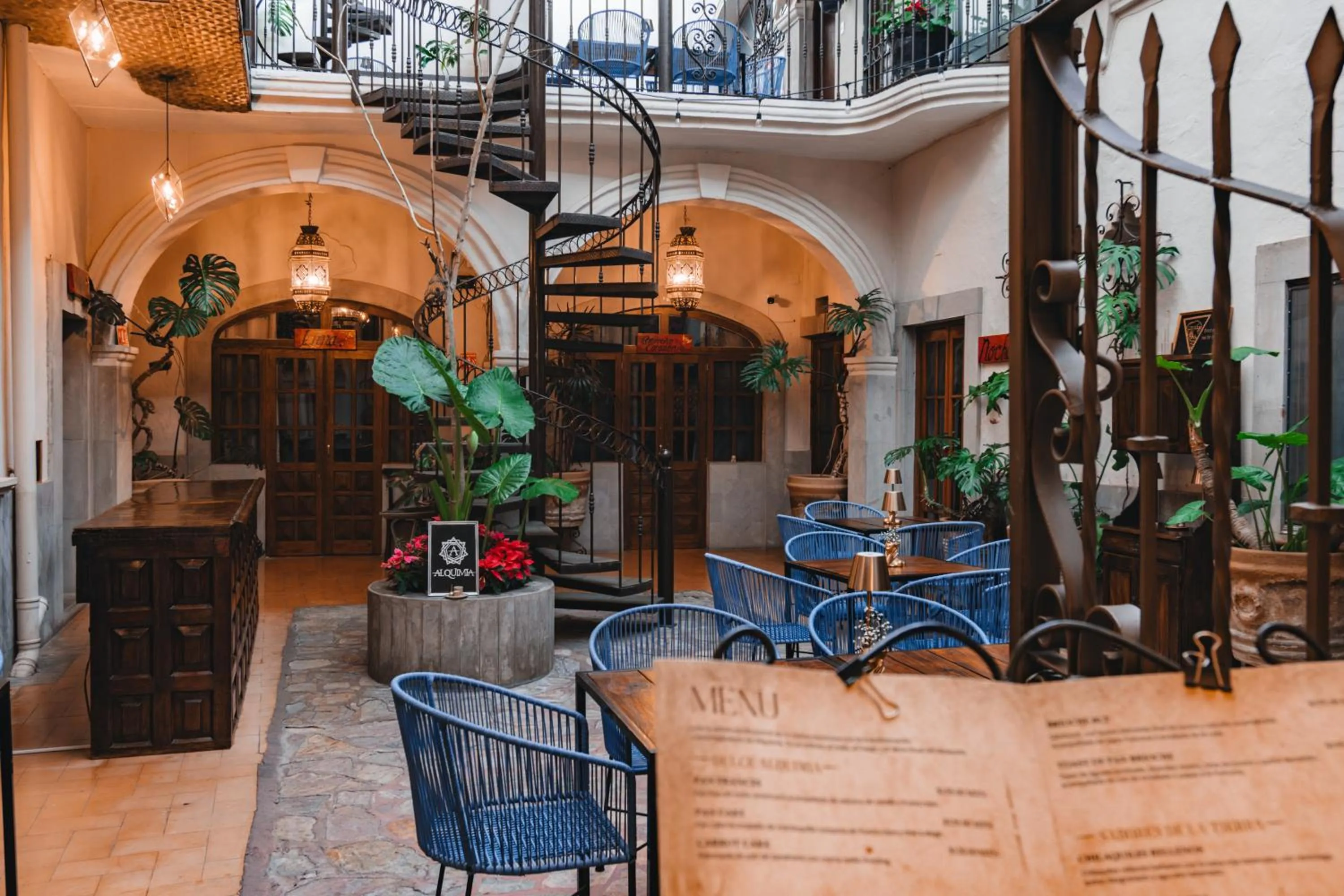 Restaurant/places to eat in Te Amo Hotel Boutique