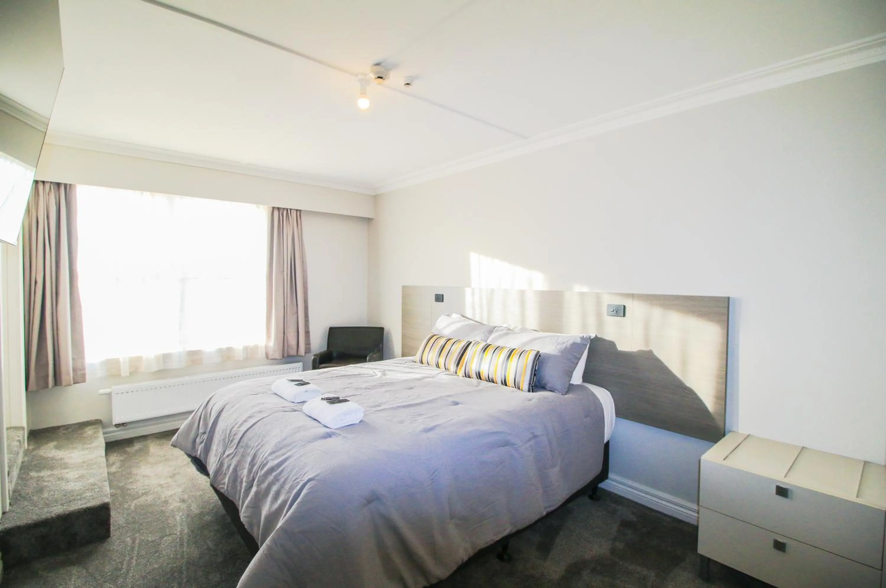 Bed in Whitehouse Hotel