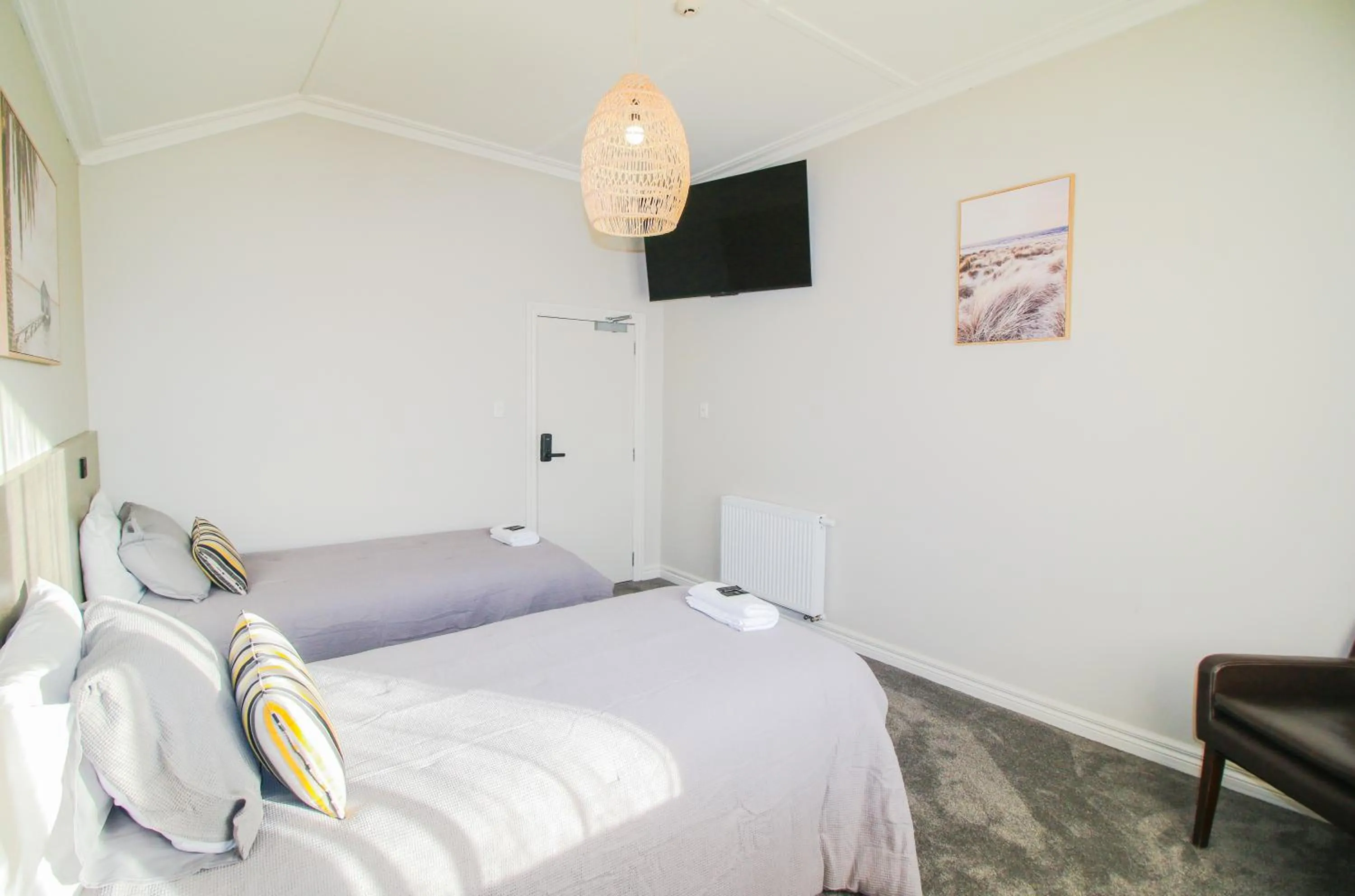 Bed in Whitehouse Hotel