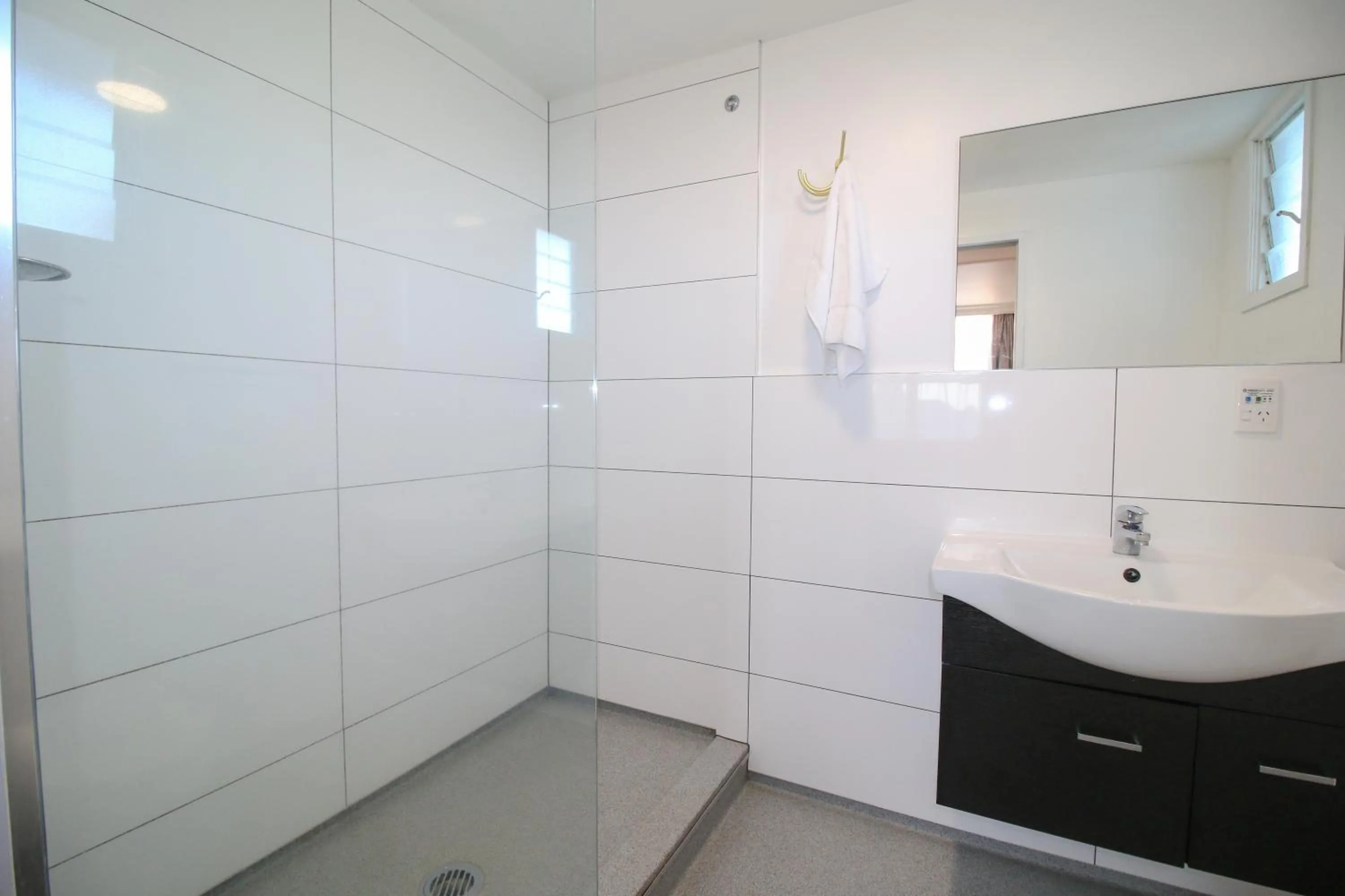 Bathroom in Whitehouse Hotel