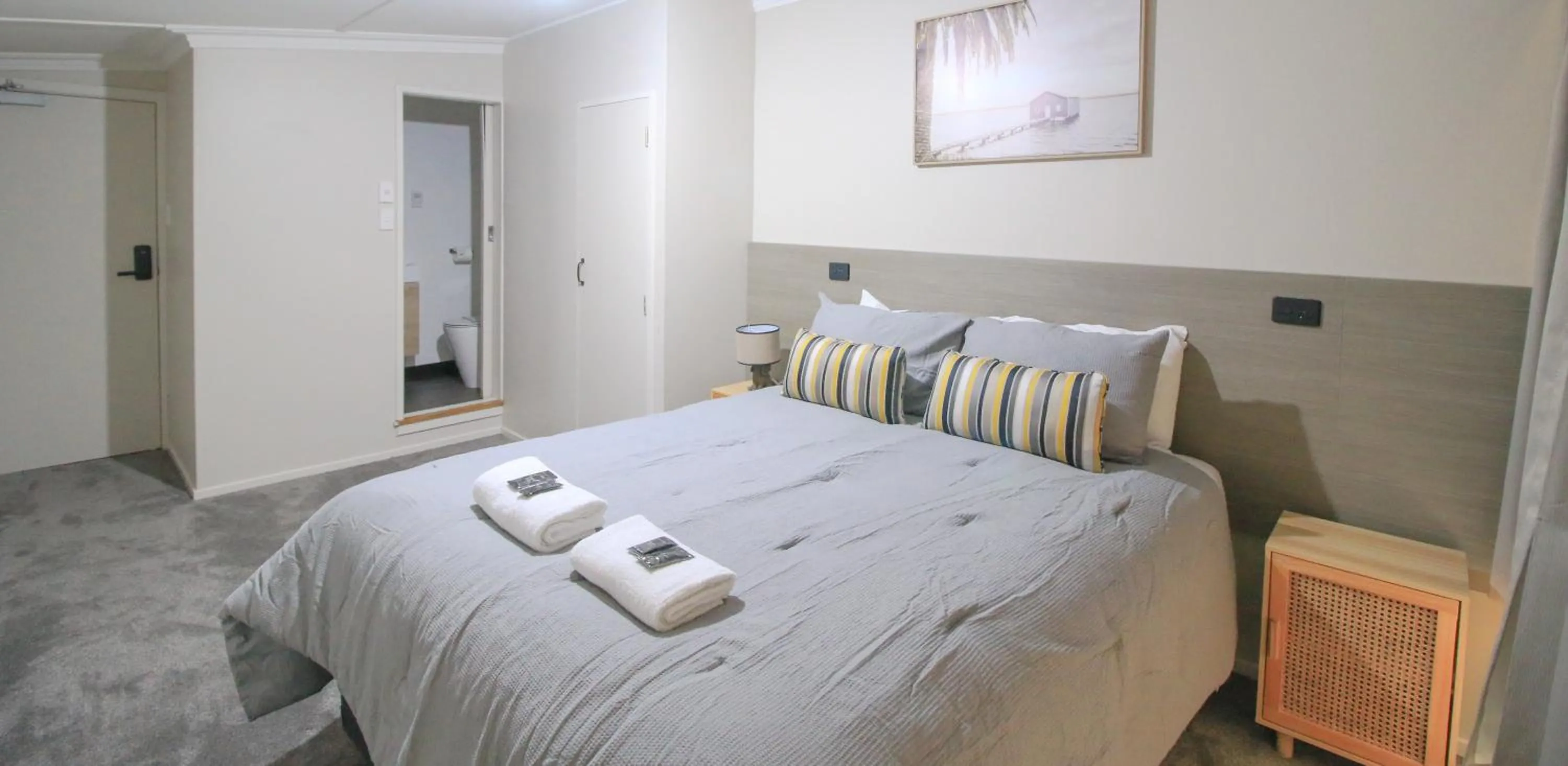 Bed in Whitehouse Hotel