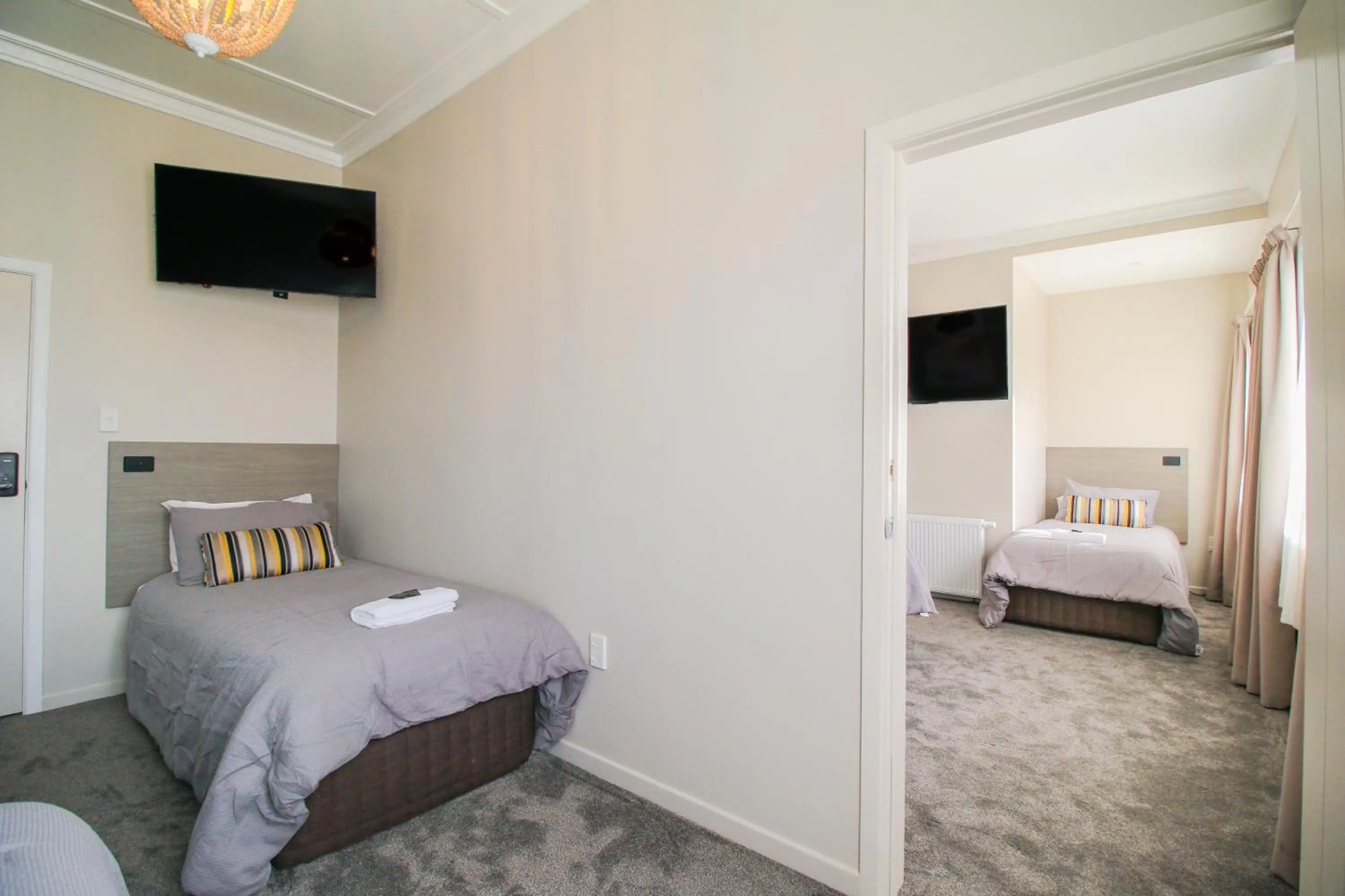 Bed in Whitehouse Hotel