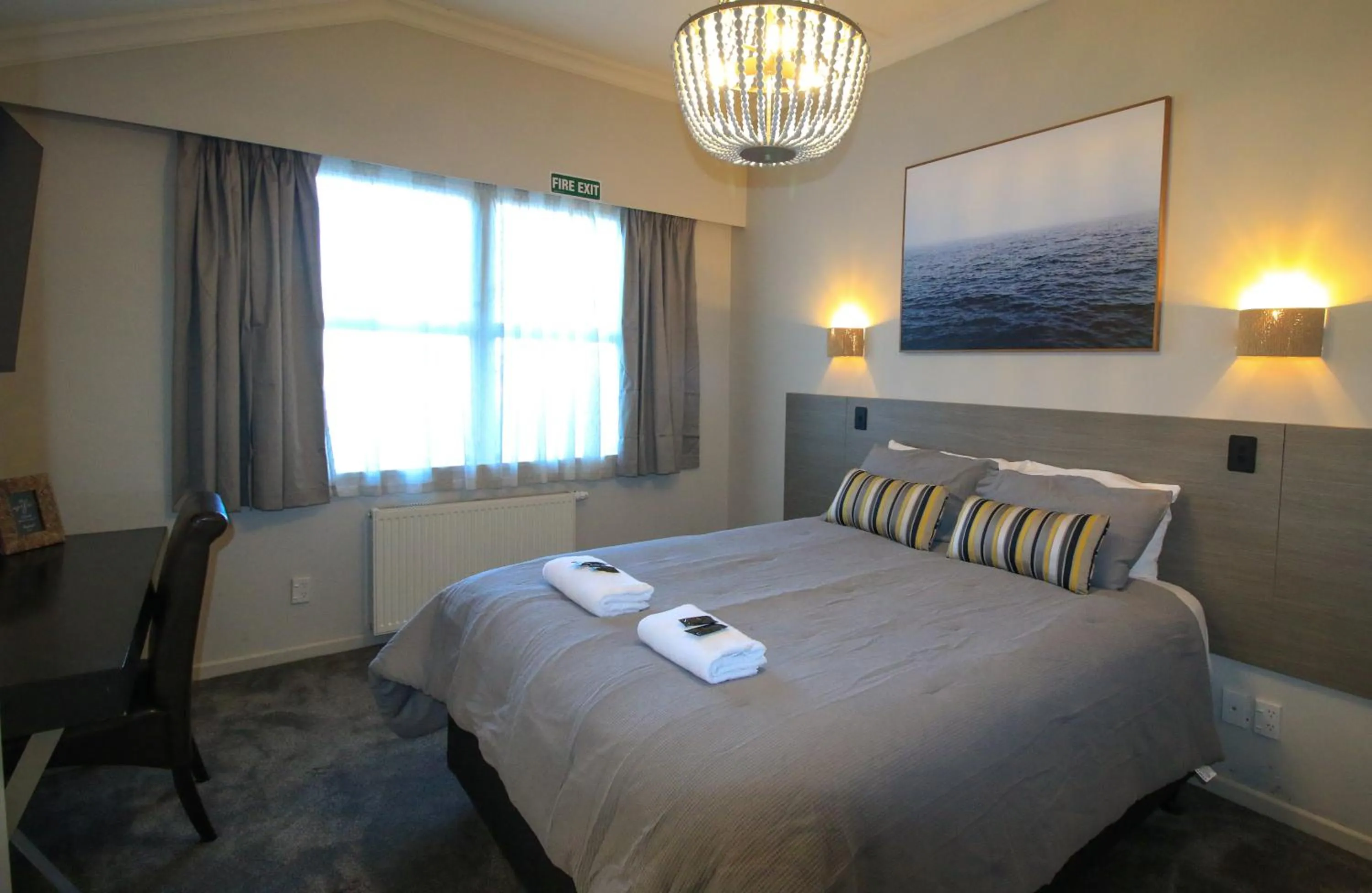 Bed in Whitehouse Hotel