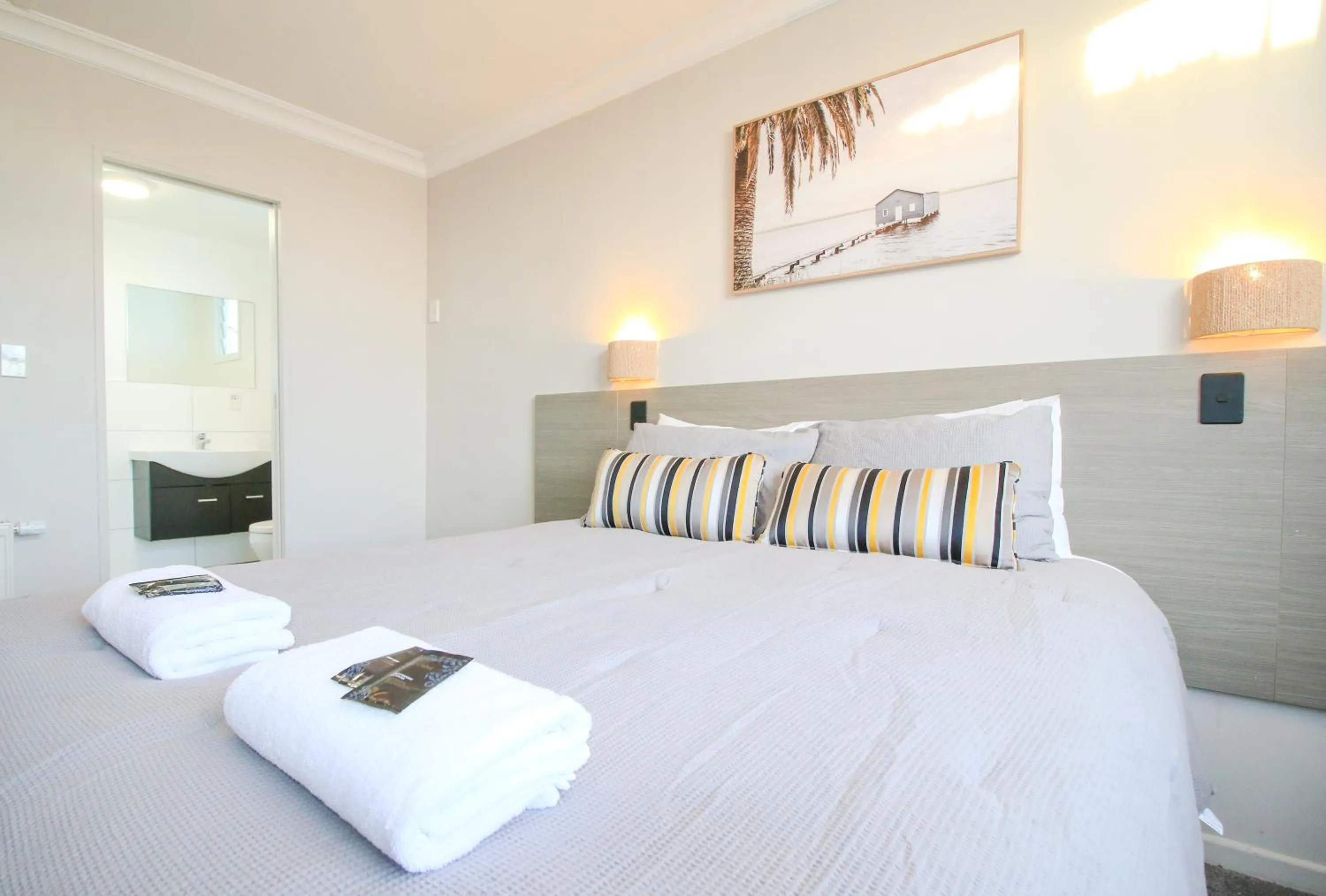 Bed in Whitehouse Hotel