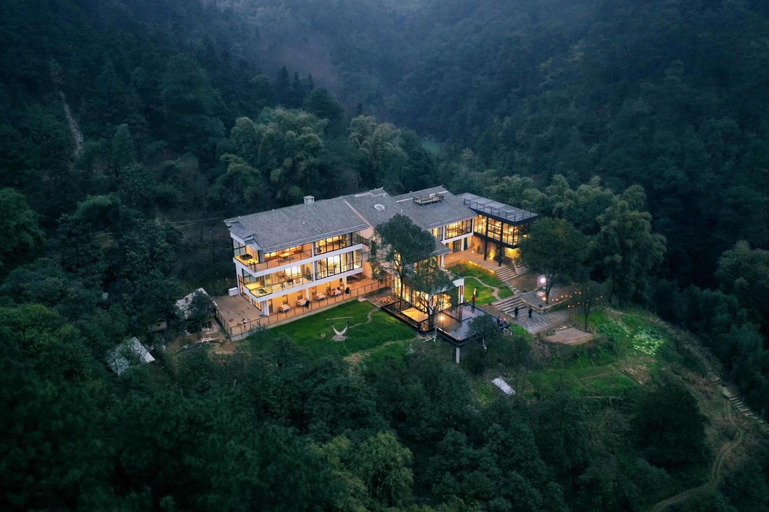 Property building in Hide and see