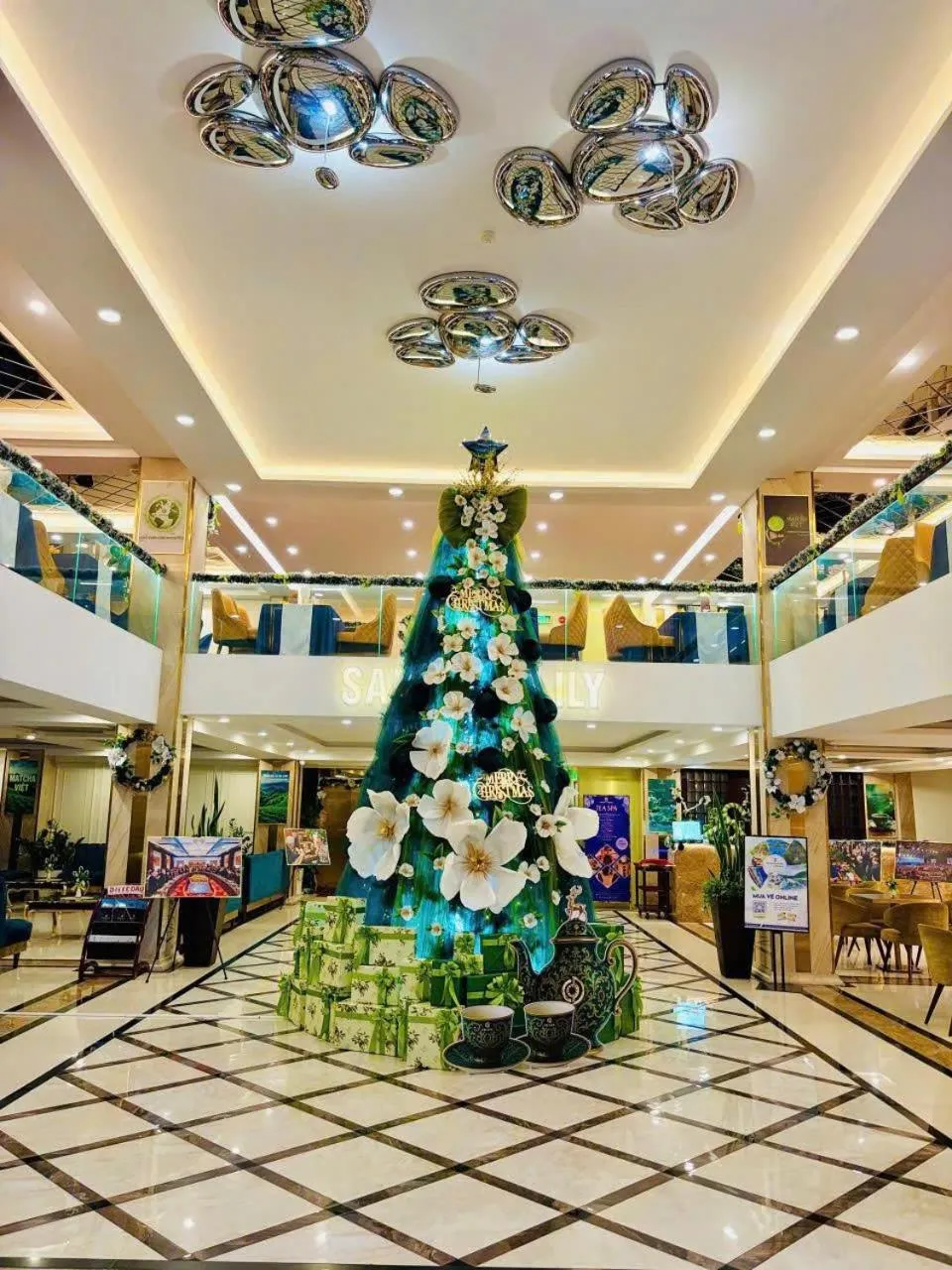 Other in Sandals Lily Hotel