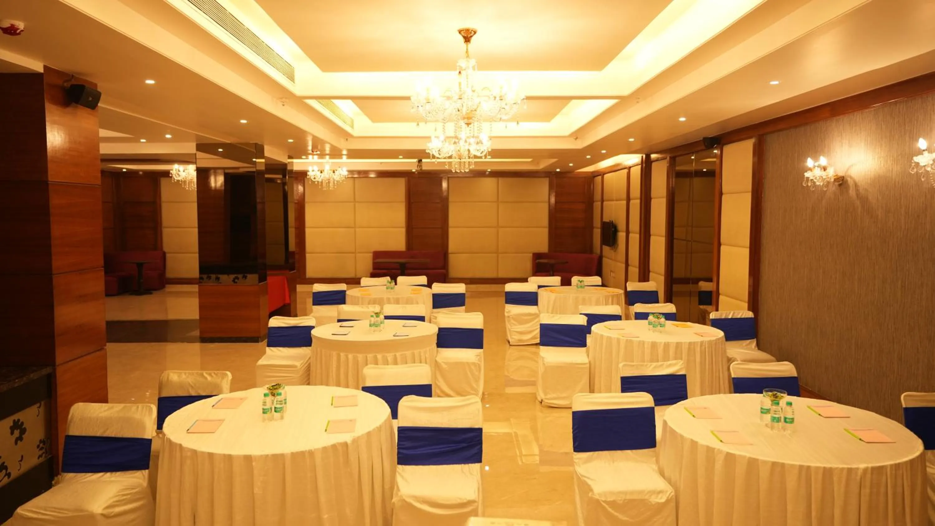 Dining area in Hotel Africa Avenue - Greater Kailash 1