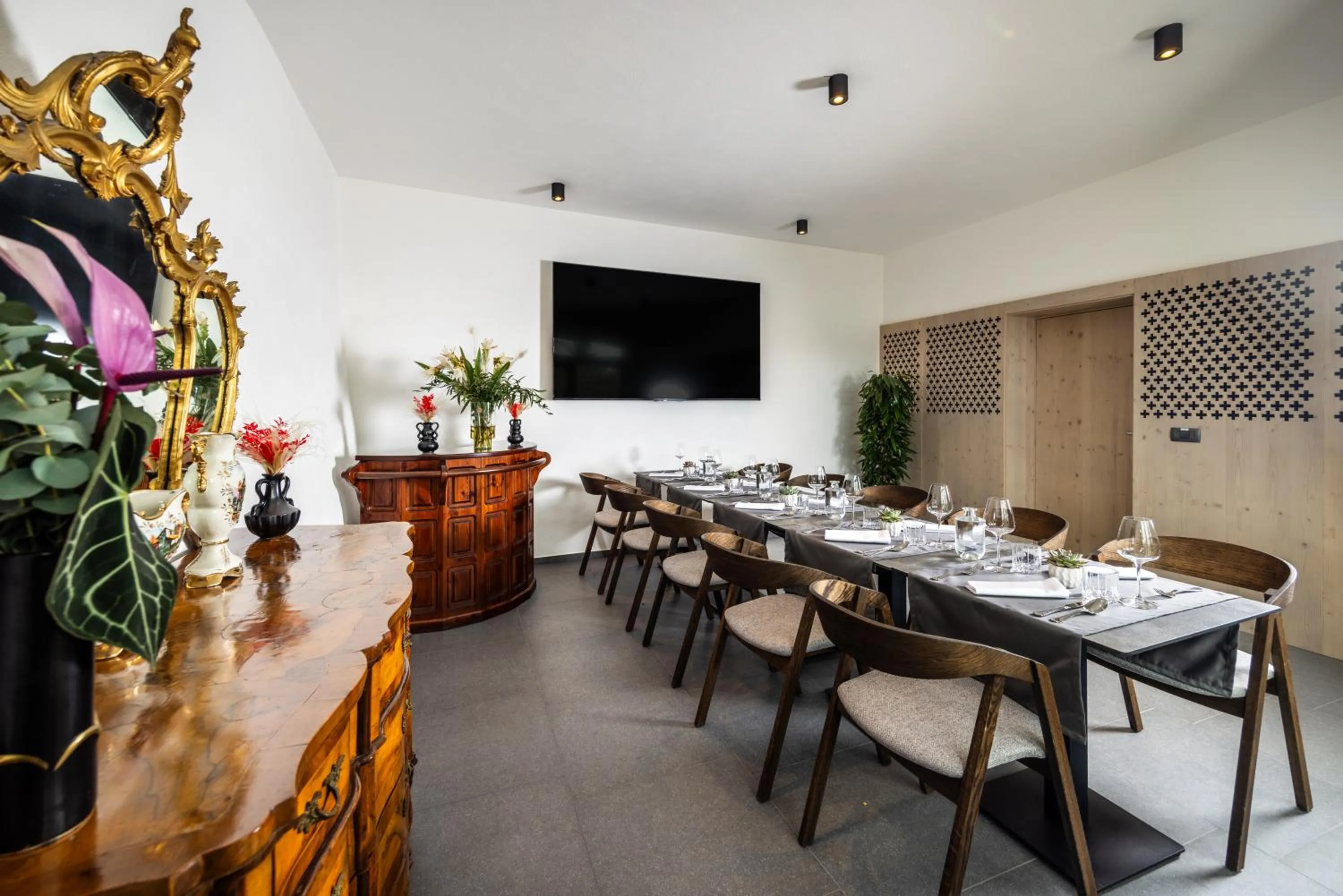 Dining area in Hotel Julian Alps