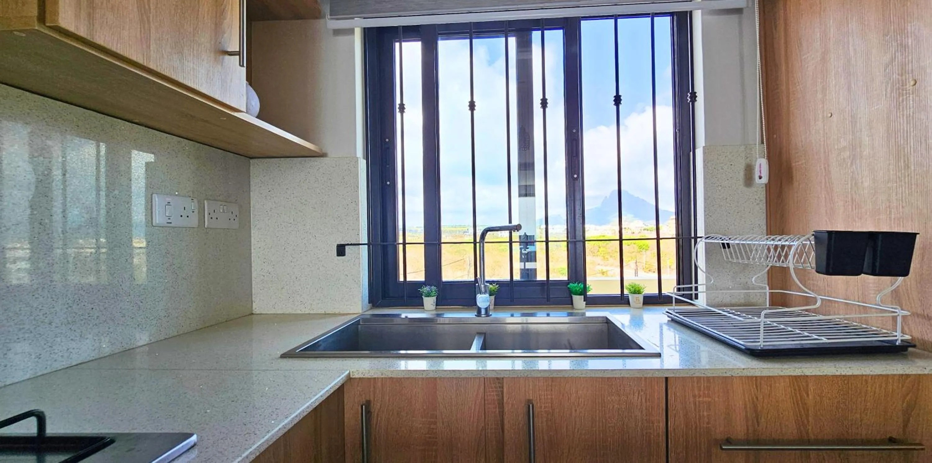 Mountain view in Zen Retreat with Stunning Sea Views and Sunsets