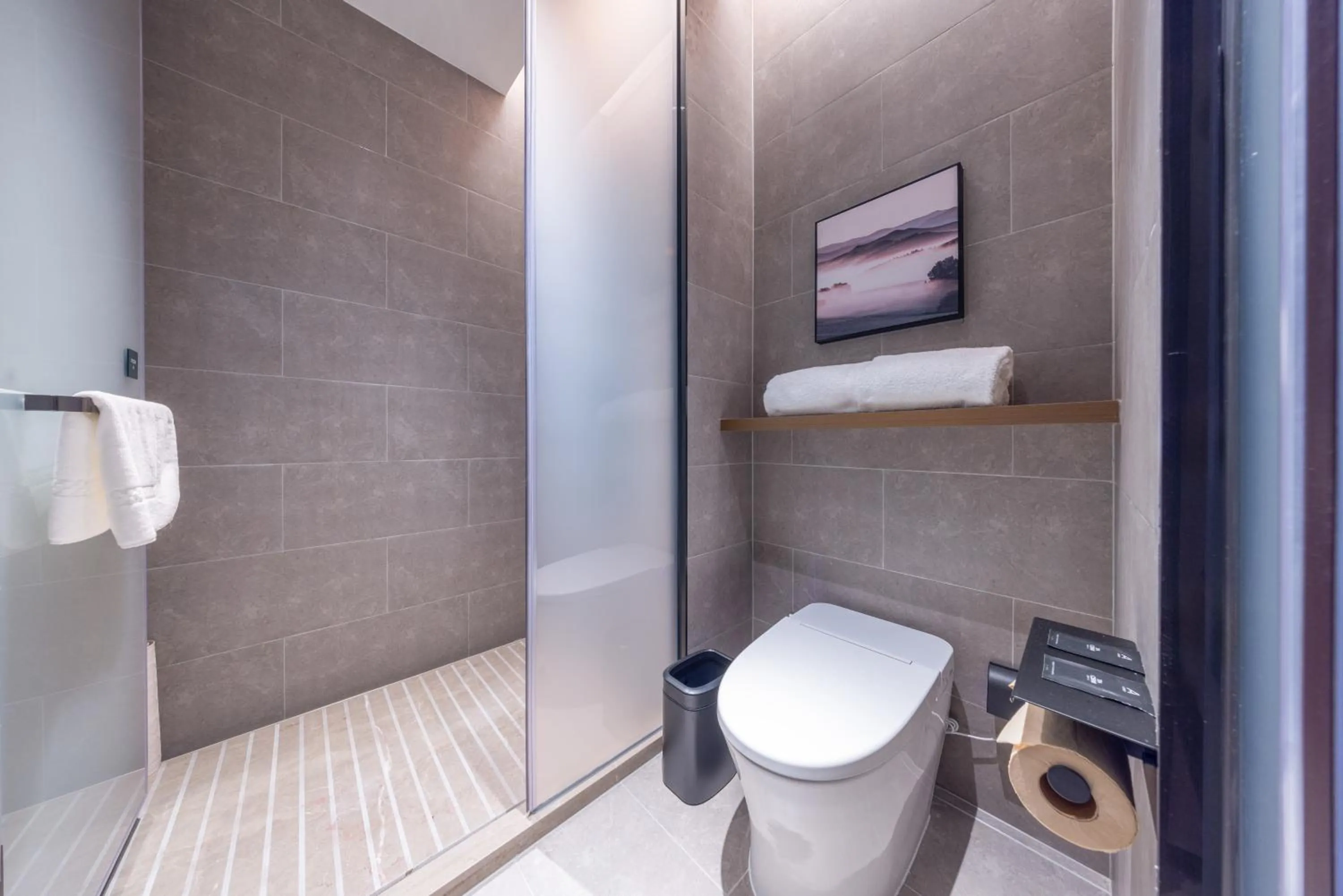 Shower in Atour Hotel Dongguan Xiping Xindi Center