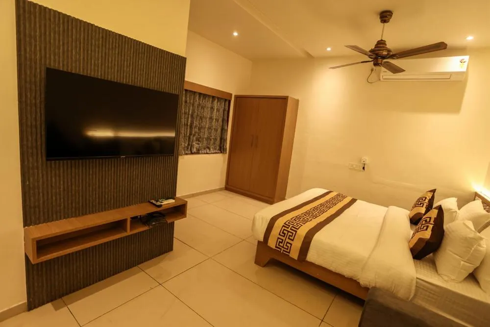 Bed in Le Casa Lion Resort A Premium Resort In Sasan Gir