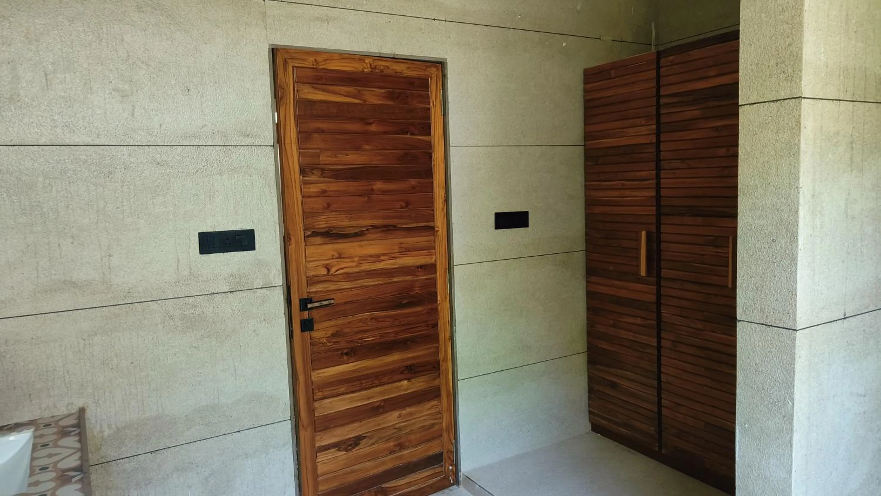 wardrobe in Le Casa Lion Resort A Premium Resort In Sasan Gir