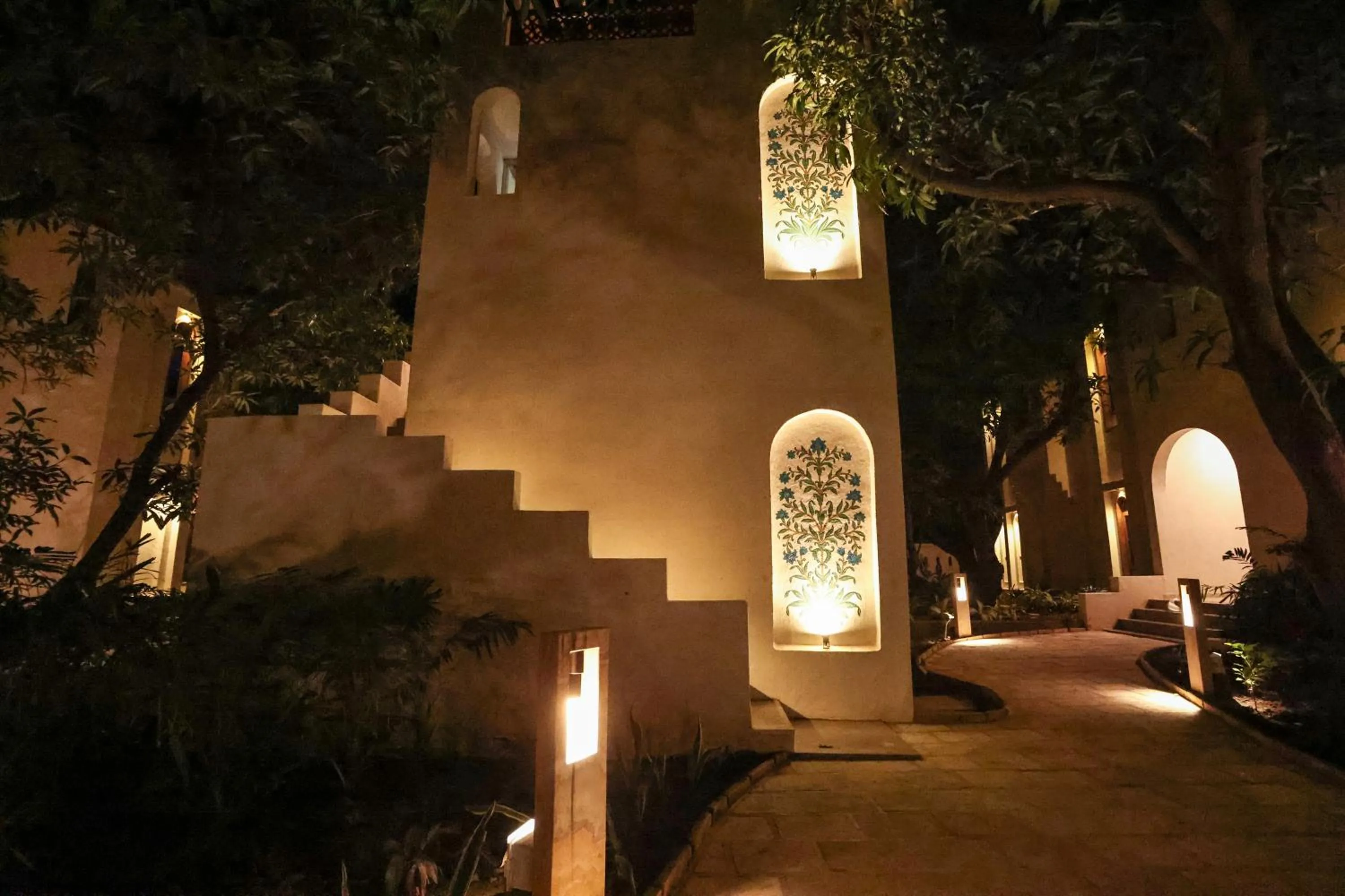 Night in Le Casa Lion Resort A Premium Resort In Sasan Gir