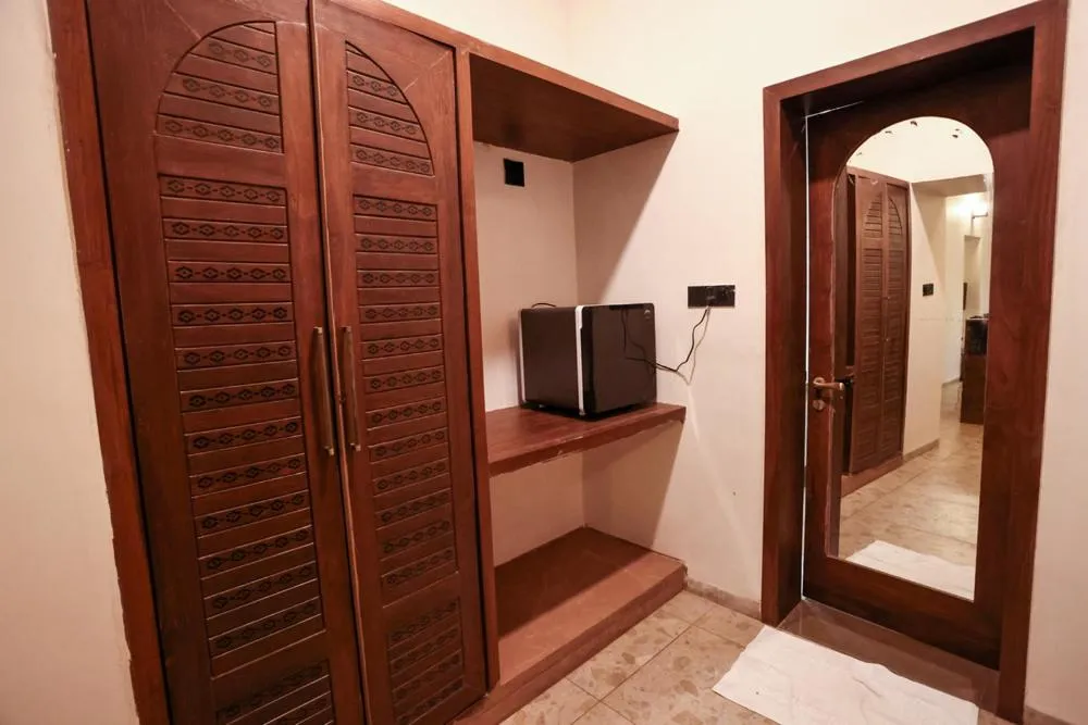 wardrobe in Le Casa Lion Resort A Premium Resort In Sasan Gir