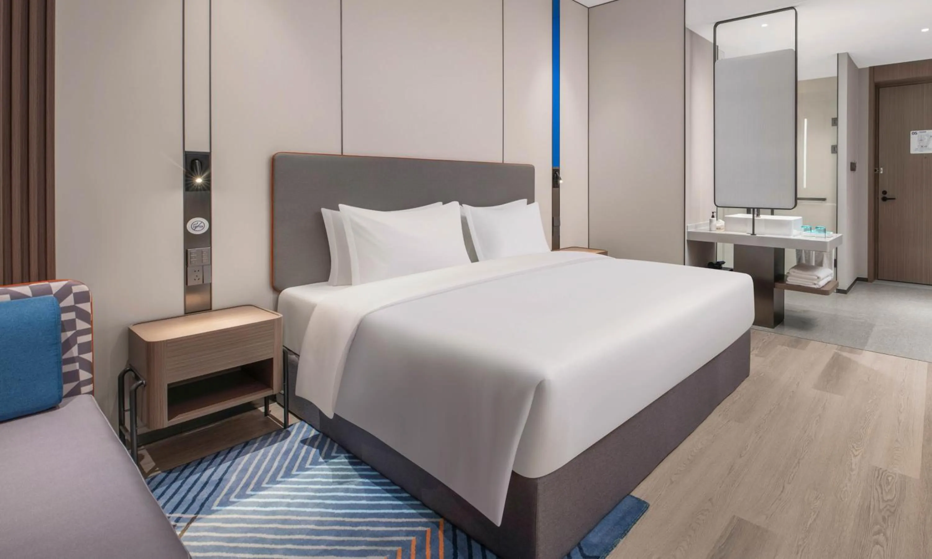 Bed in Holiday Inn Express Hai'an Railway Station by IHG