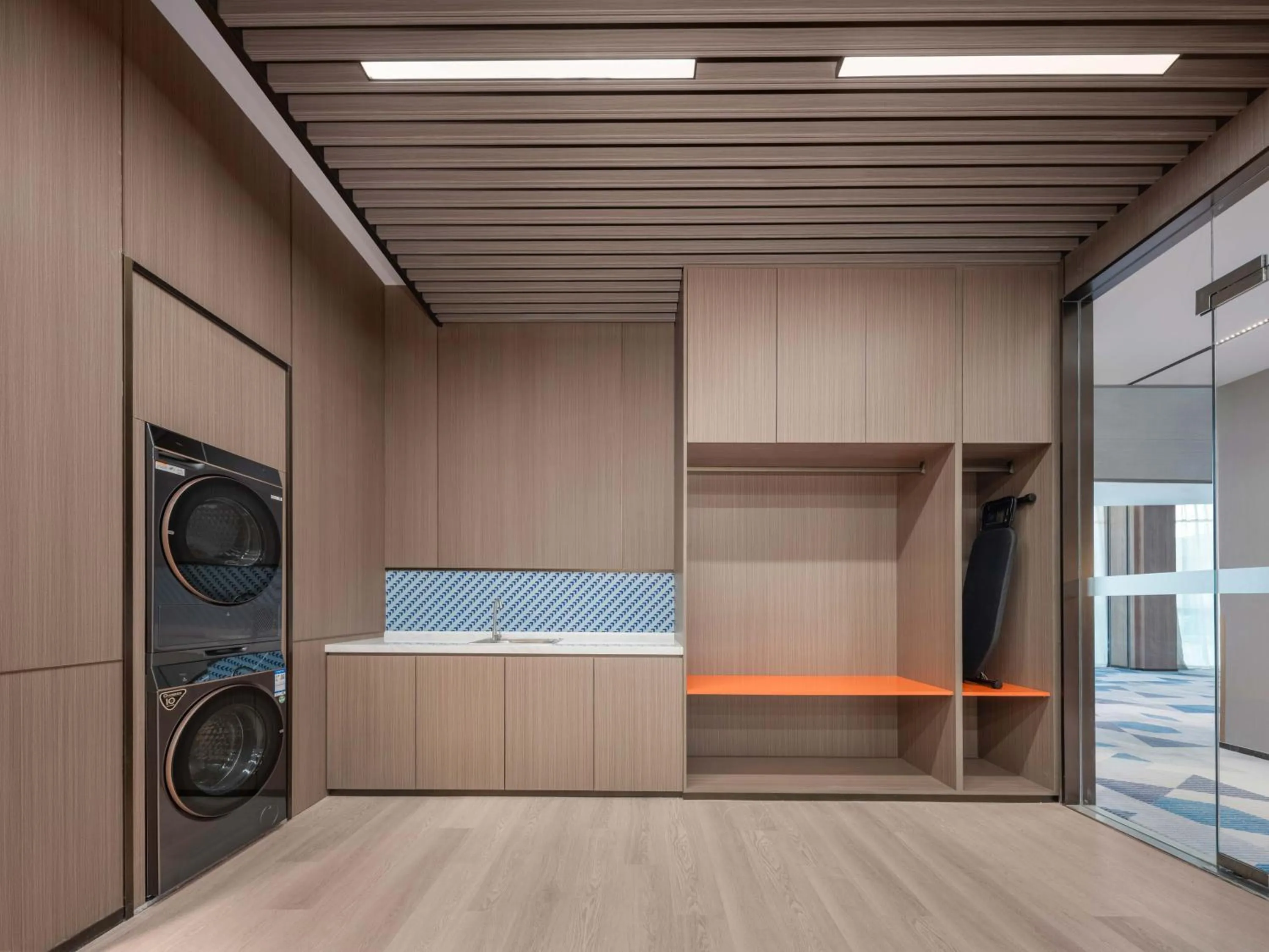 washing machine in Holiday Inn Express Hai'an Railway Station by IHG