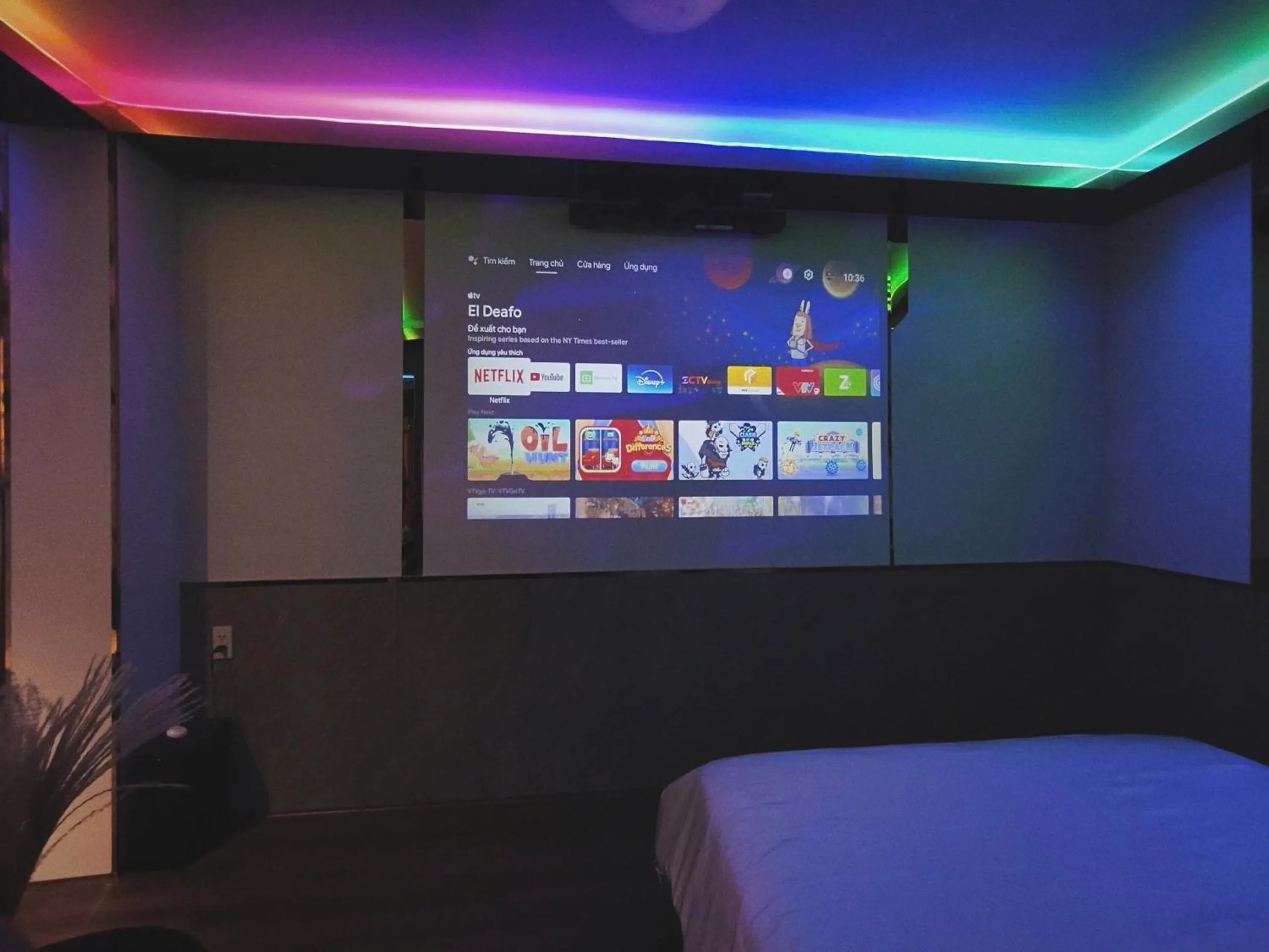 TV and multimedia, Bed in M&H Lux Hotel
