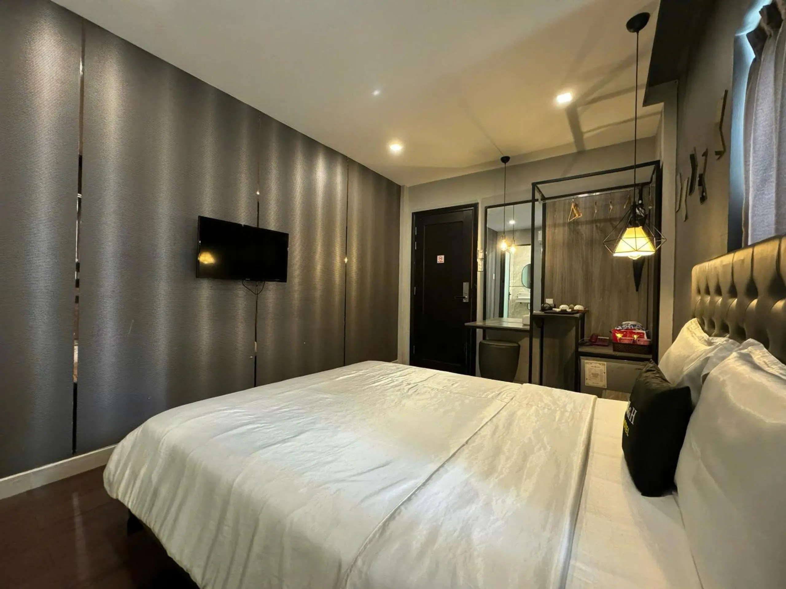 Photo of the whole room, Bed in M&H Lux Hotel