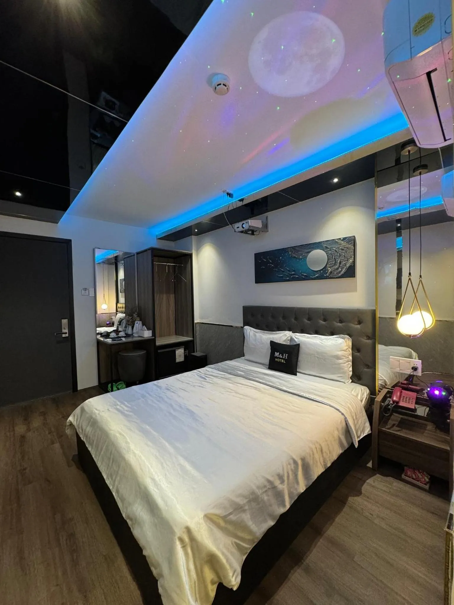 Photo of the whole room, Bed in M&H Lux Hotel