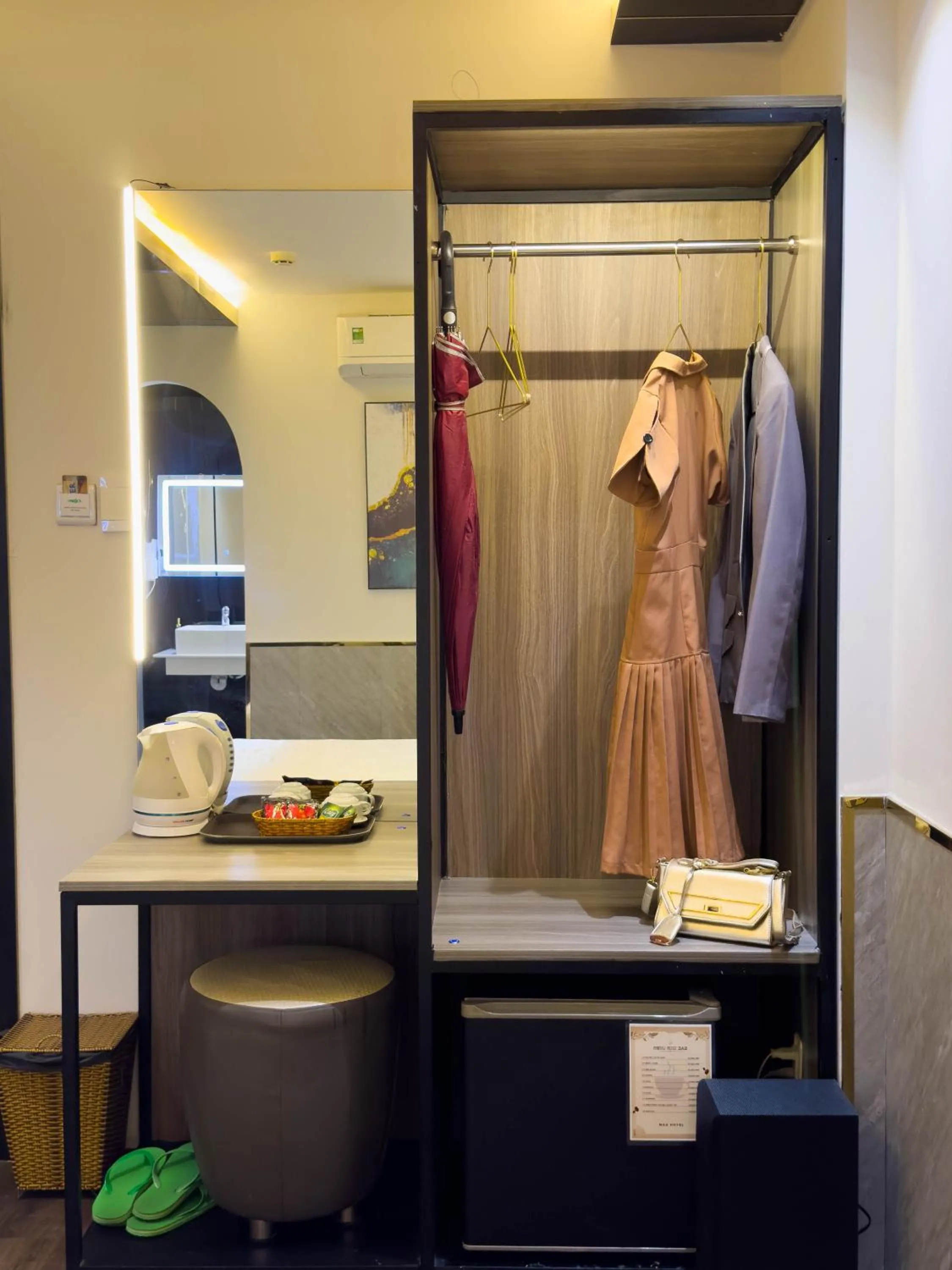 Photo of the whole room in M&H Lux Hotel