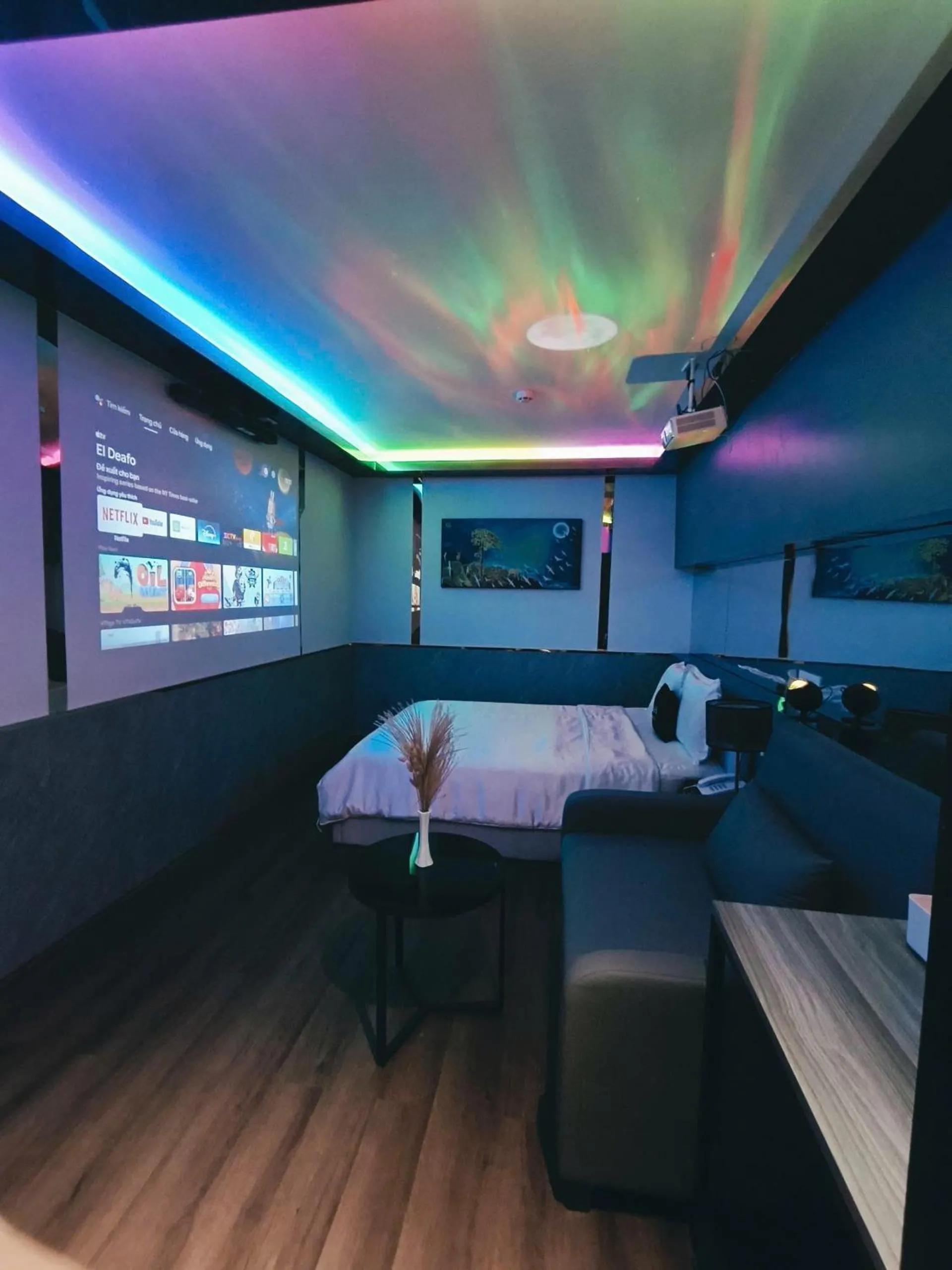 Photo of the whole room in M&H Lux Hotel