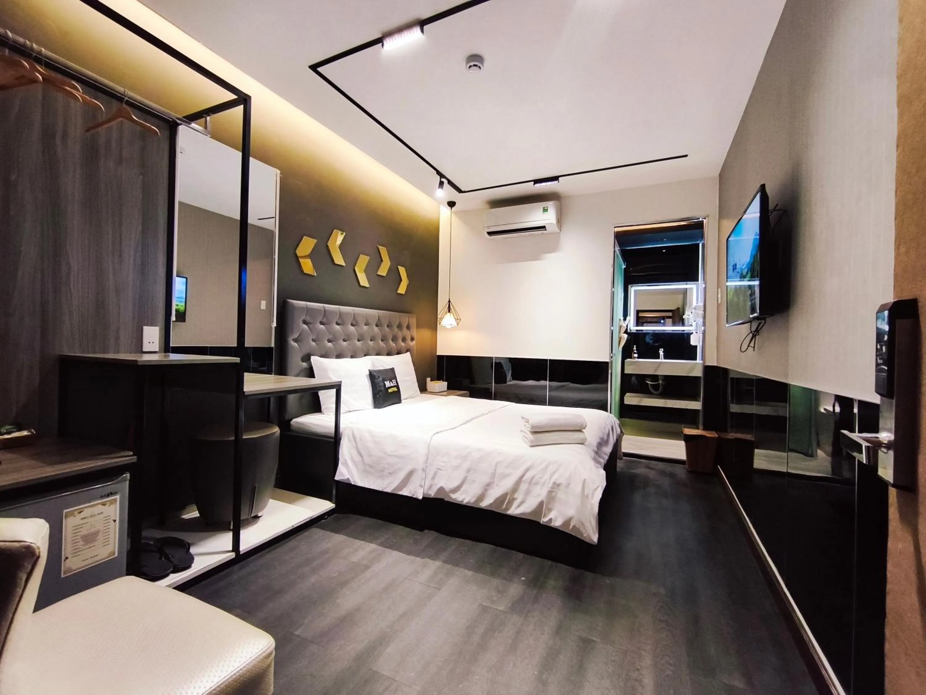 Photo of the whole room, Bed in M&H Lux Hotel