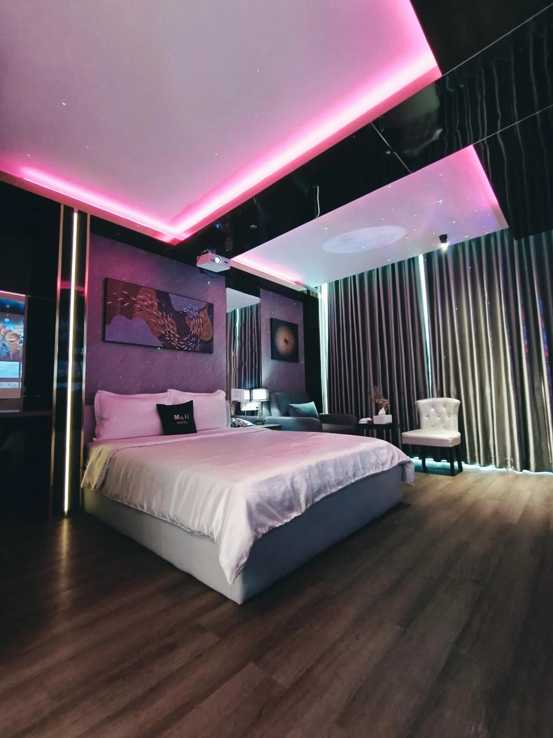 Photo of the whole room, Bed in M&H Lux Hotel