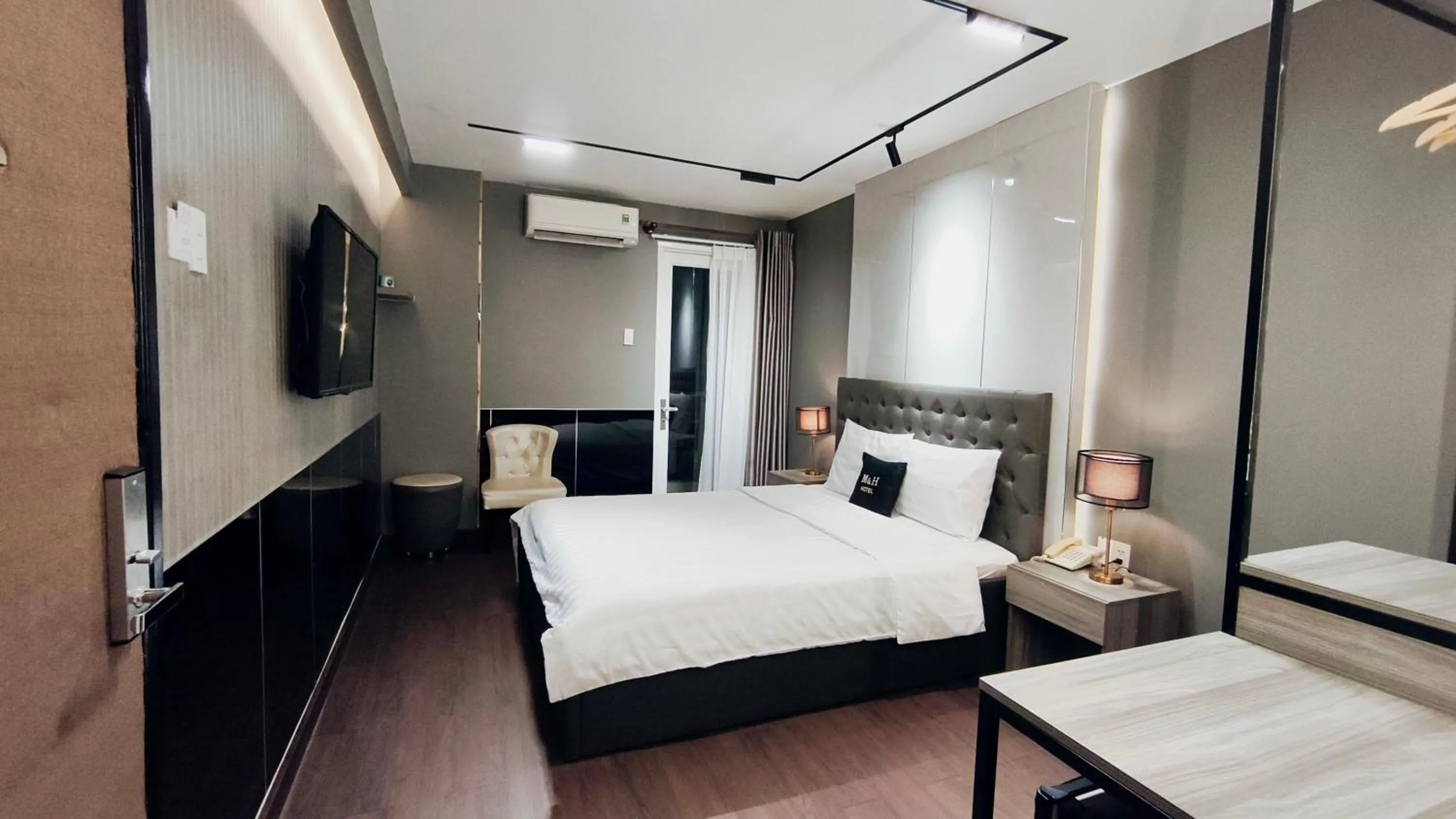 Photo of the whole room, Bed in M&H Lux Hotel