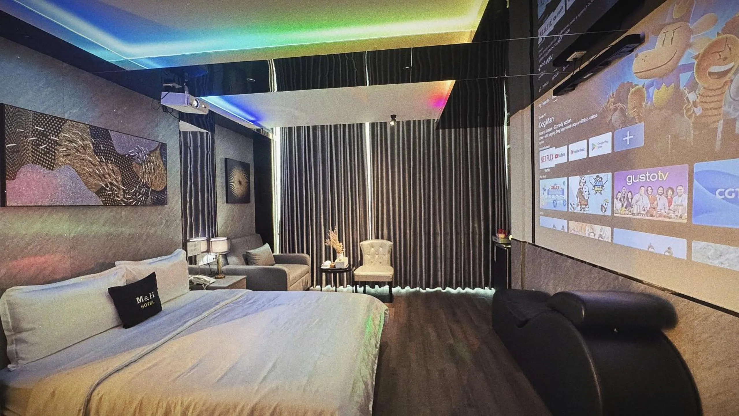 Photo of the whole room, Bed in M&H Lux Hotel