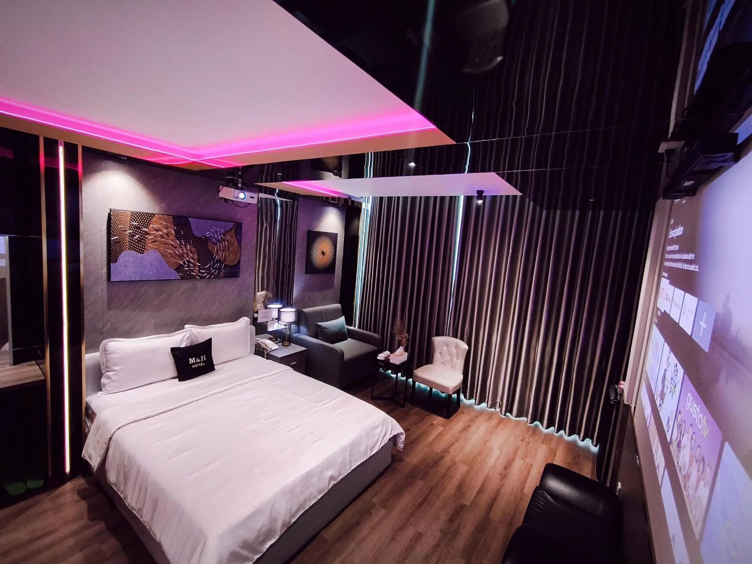 Photo of the whole room, Bed in M&H Lux Hotel