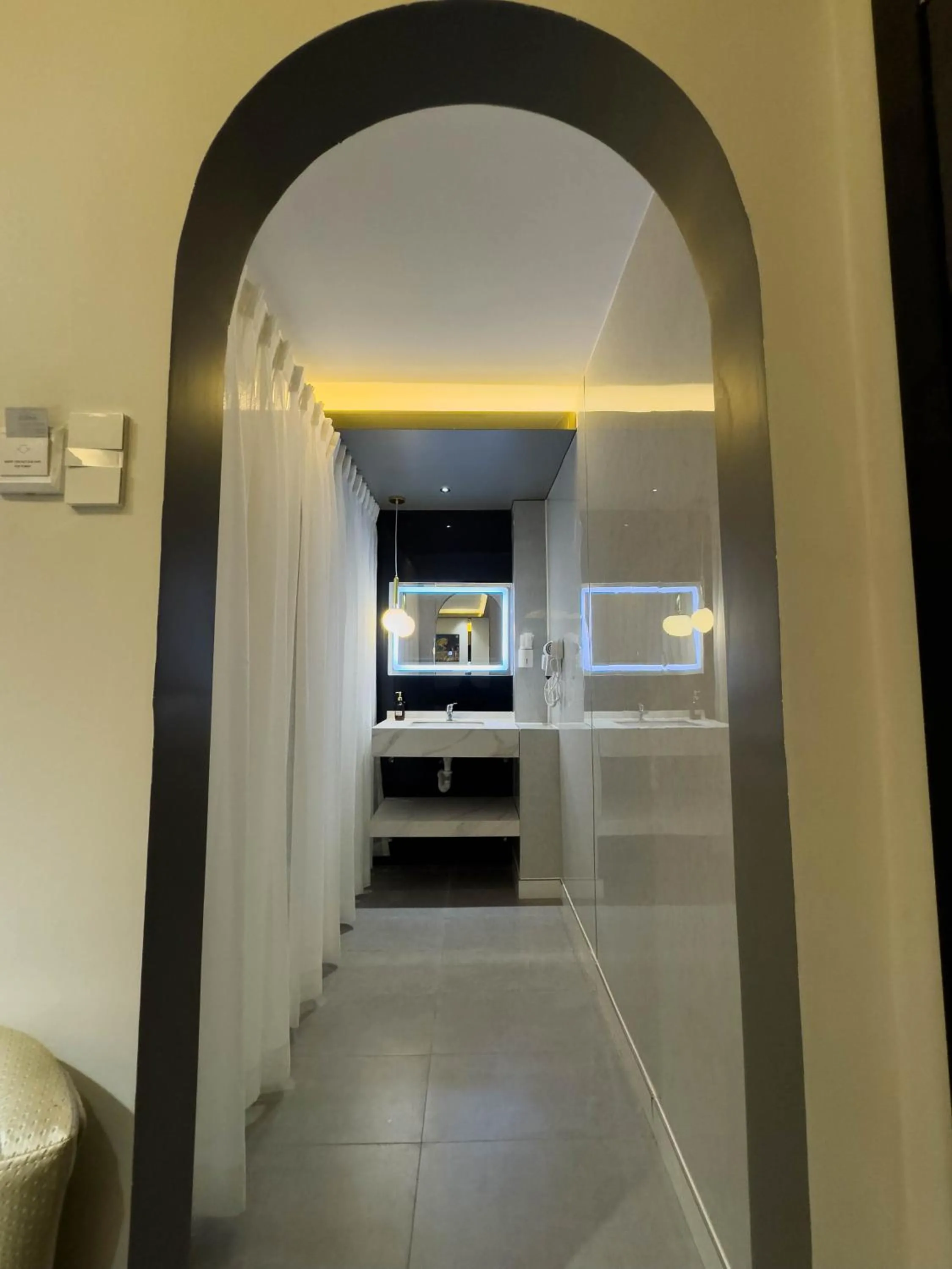Shower in M&H Lux Hotel