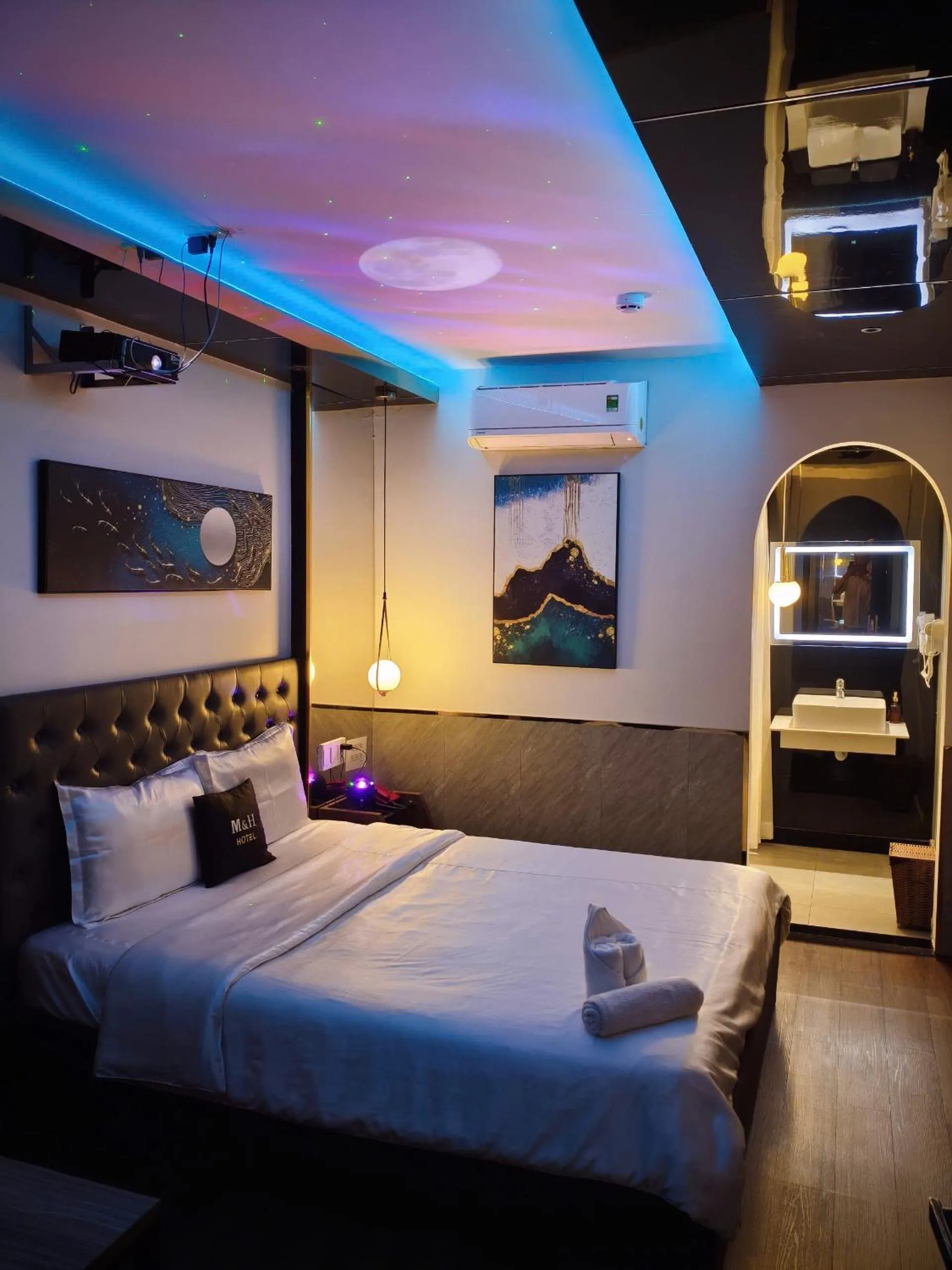 Photo of the whole room, Bed in M&H Lux Hotel