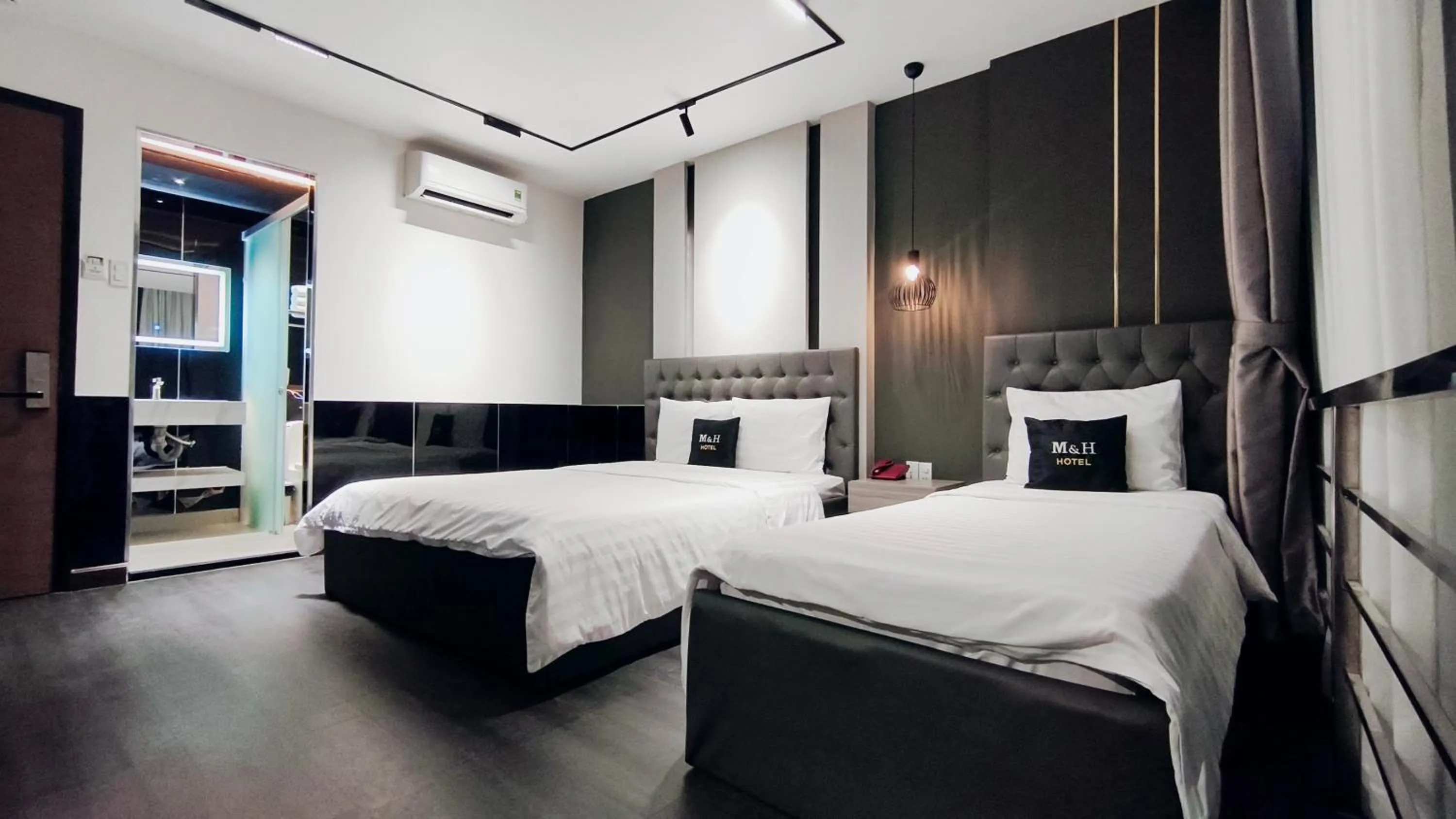 Photo of the whole room, Bed in M&H Lux Hotel