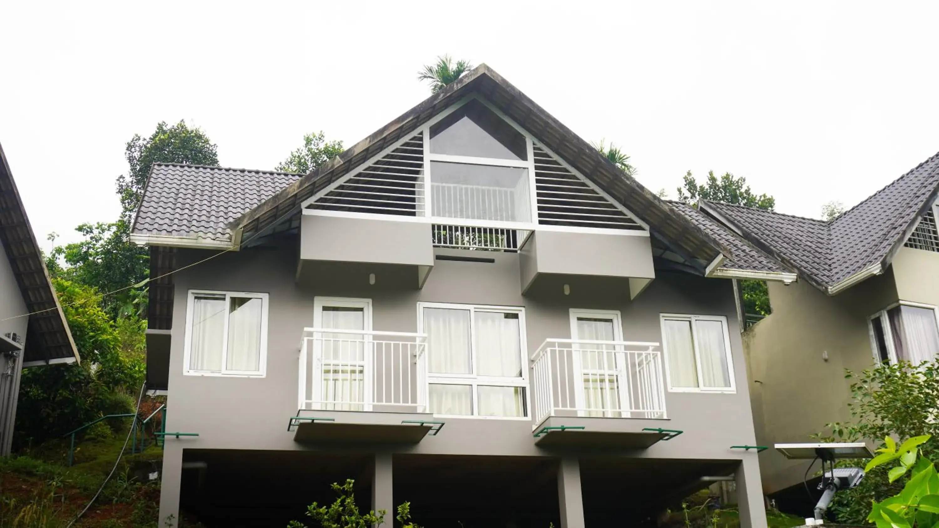 Facade/entrance in Rains Valley Resort By Teal Luxury Stays Facade/entrance in Rains Valley Resort By Teal Luxury Stays